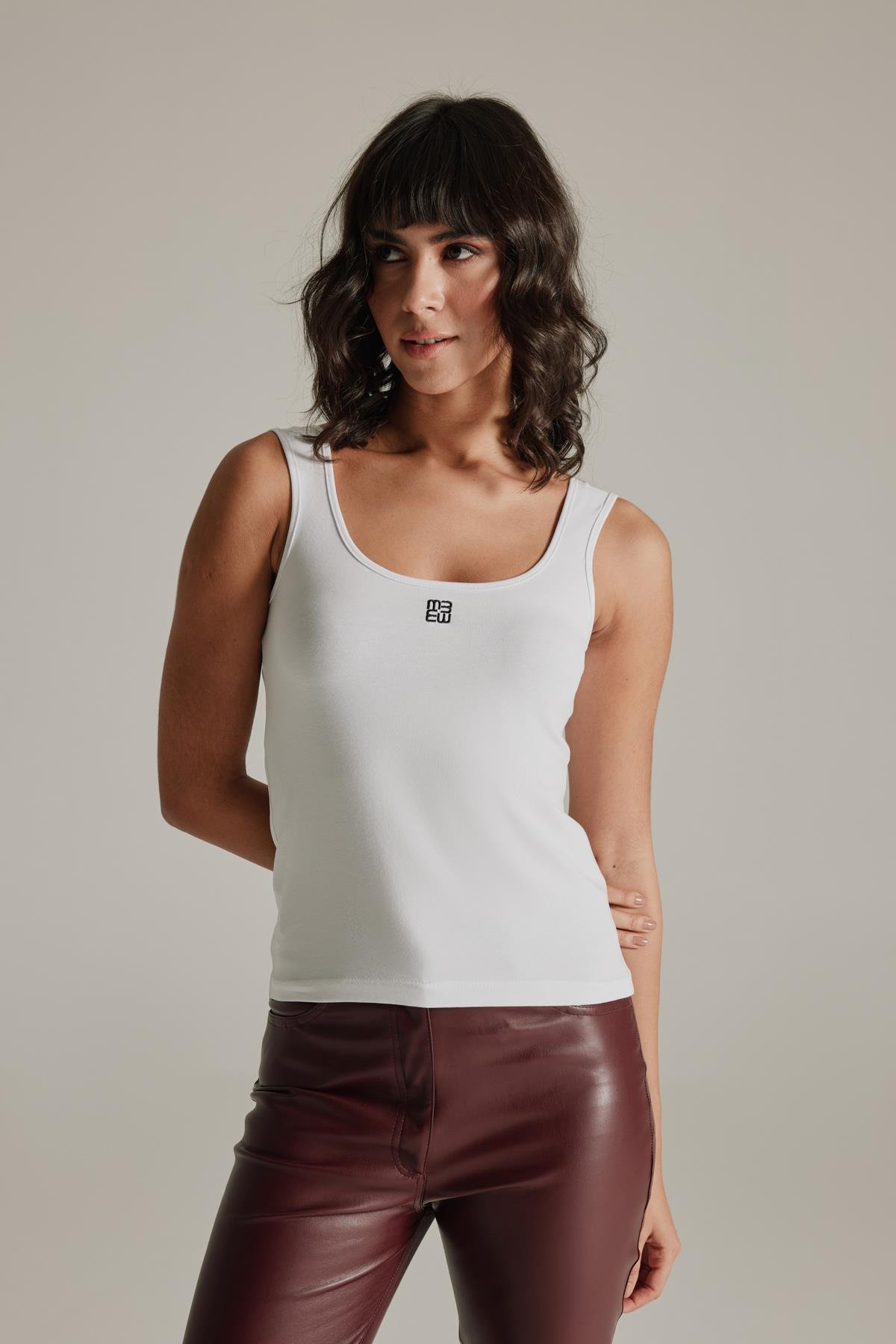 Studio Beyaz Logolu Atlet-Modalody-Tişört