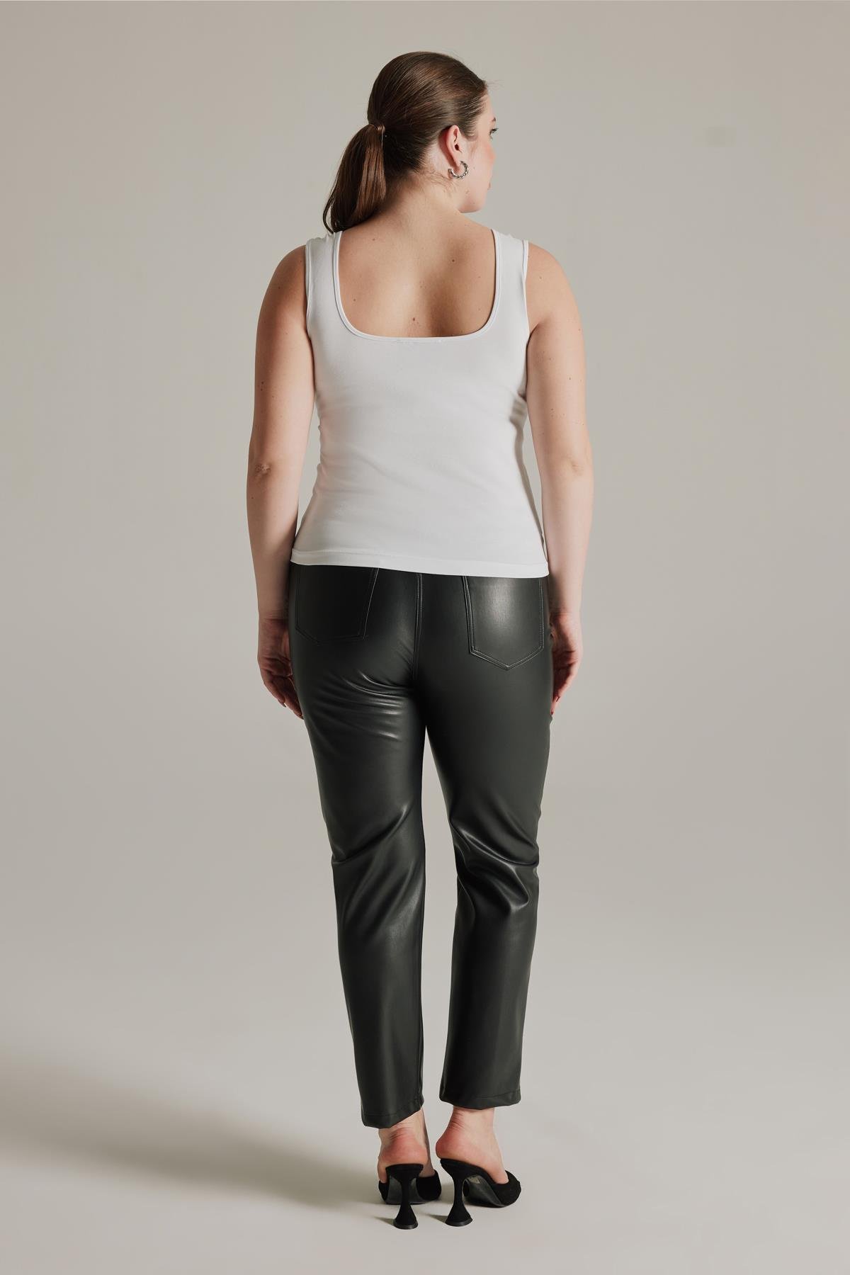 Studio Beyaz Logolu Atlet-Modalody-Tişört