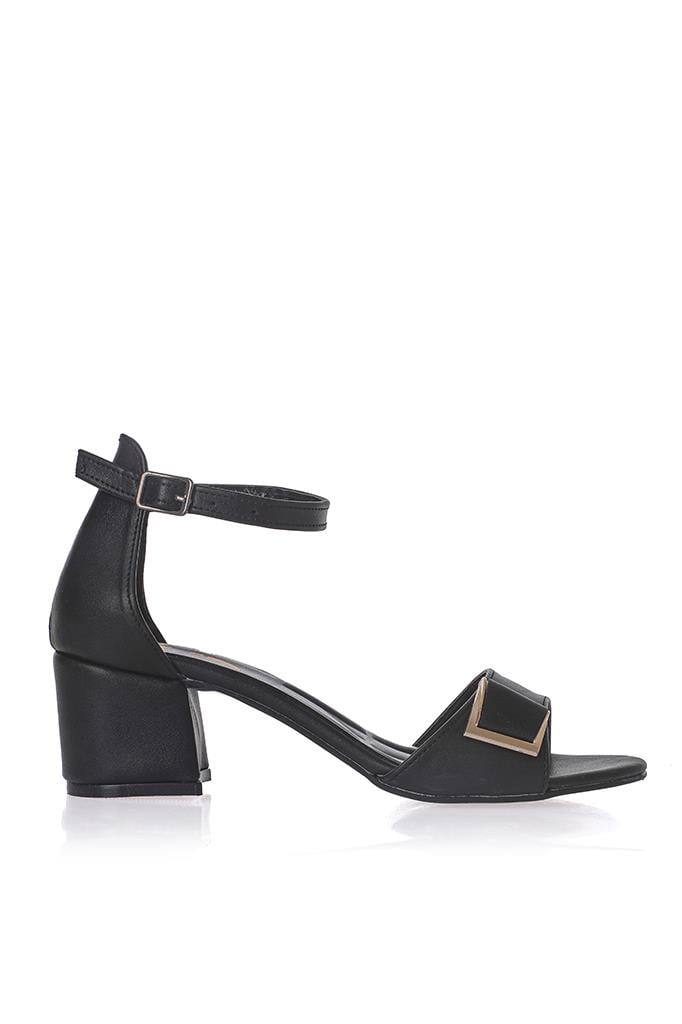 Bilekten Bağlı, Kalın Topuklu Tokalı Siyah Kadın Sandalet