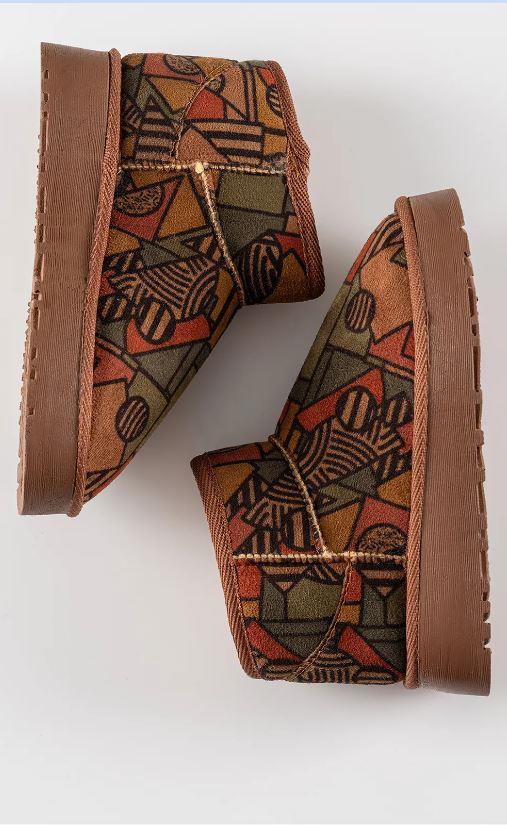 İçi Tüylü Kadın Bot, Kadın Bot