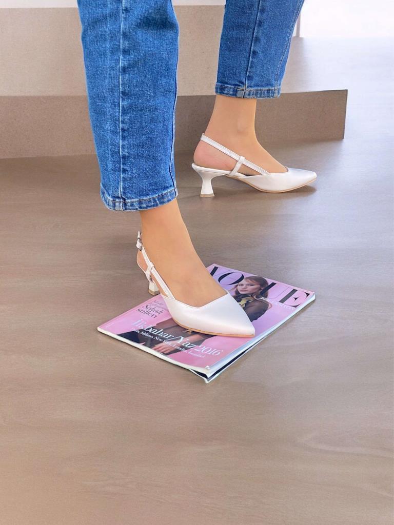 Sivri Burun Arkası Bantlı Günlük Rahat Kadın Topuklu Bej Ayakkabı, Stiletto