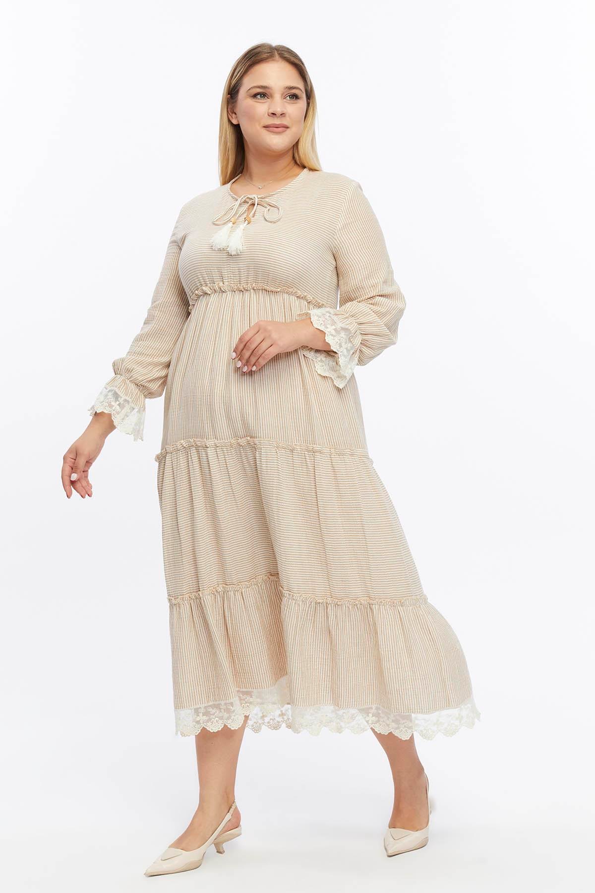 Çizgili Müslin Dantel Detaylı Elbise Bej