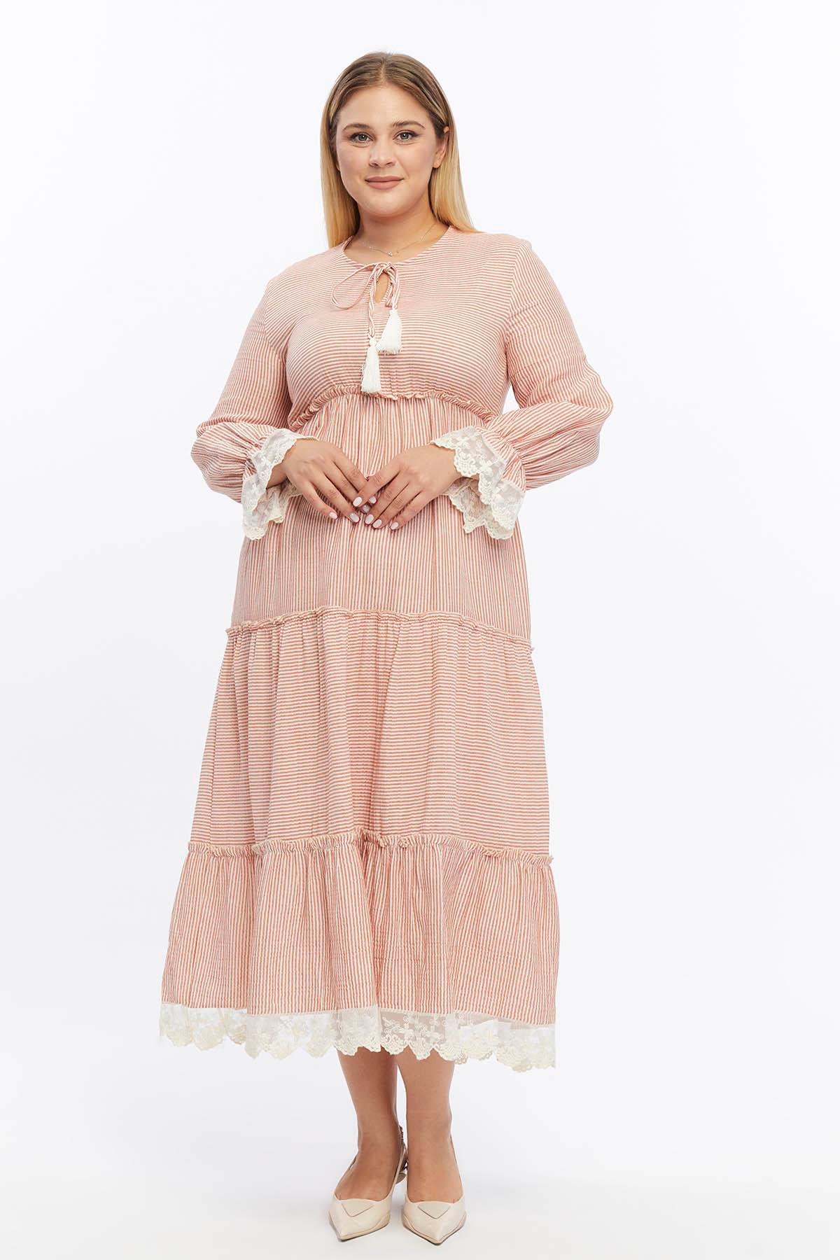 Çizgili Müslin Dantel Detaylı Elbise Kırmızı