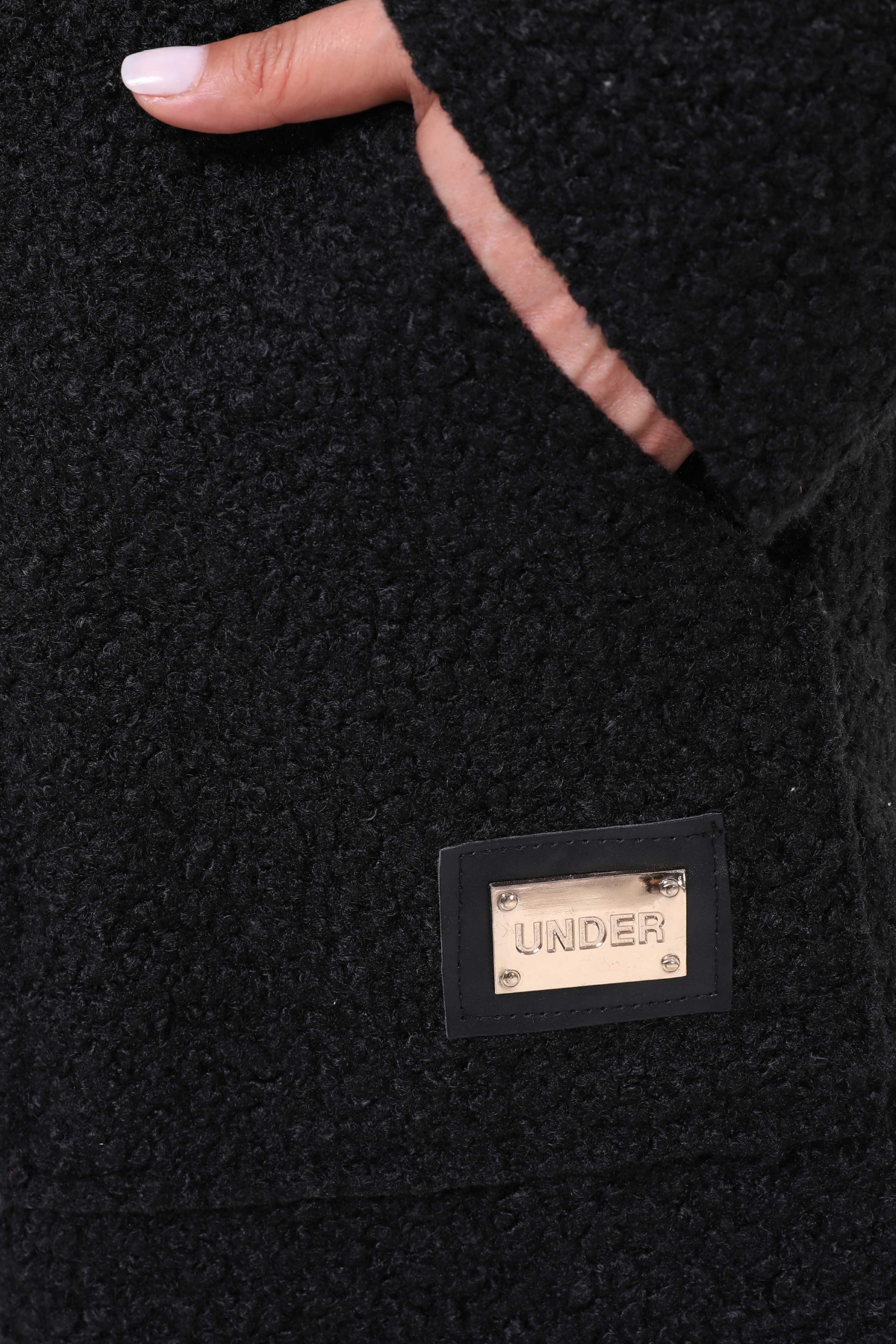 Dik Yaka Buklet Büyük Beden Uzun Mont Siyah