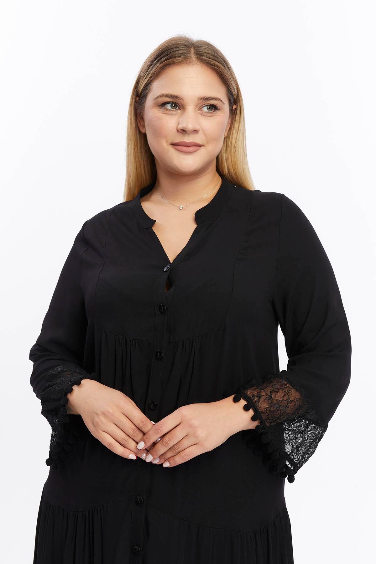 Kol Ve Eteği Dantel Detaylı Ponponlu Büyük Beden Elbise Siyah