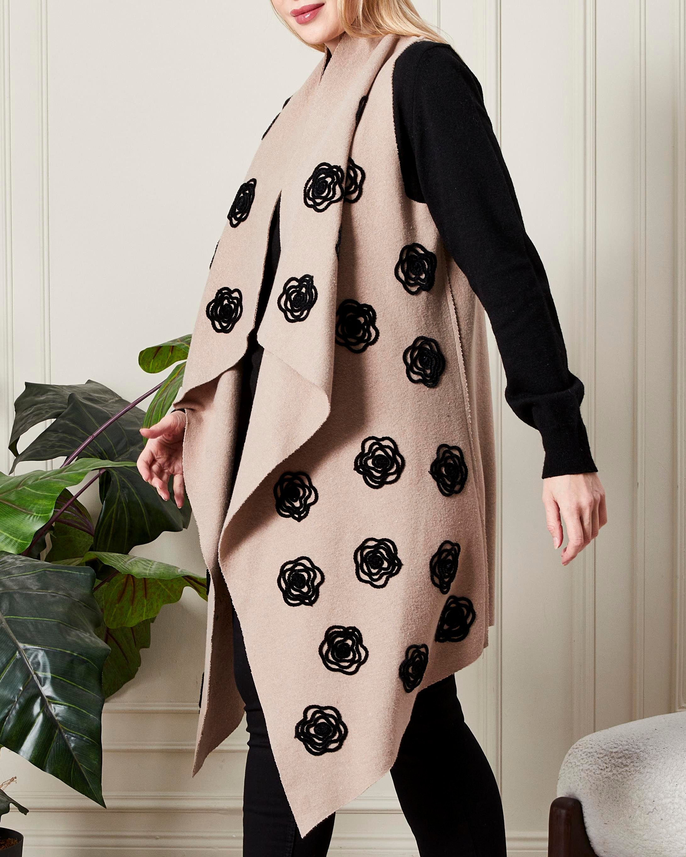 Nakış Detaylı Şal Yaka Uzun Yelek Krem