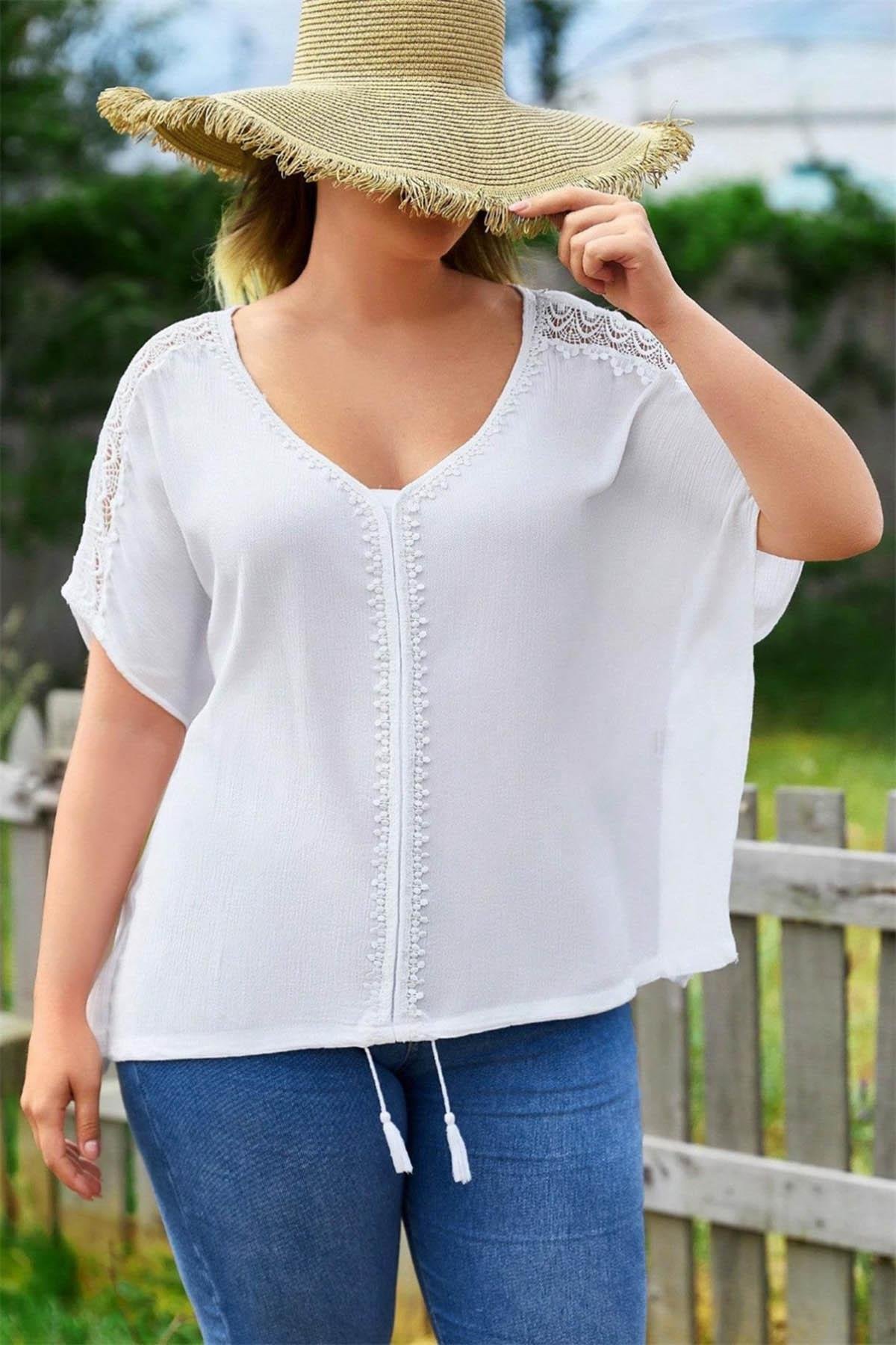 V Yaka Dantel Detaylı Büyük Beden Bluz ekru