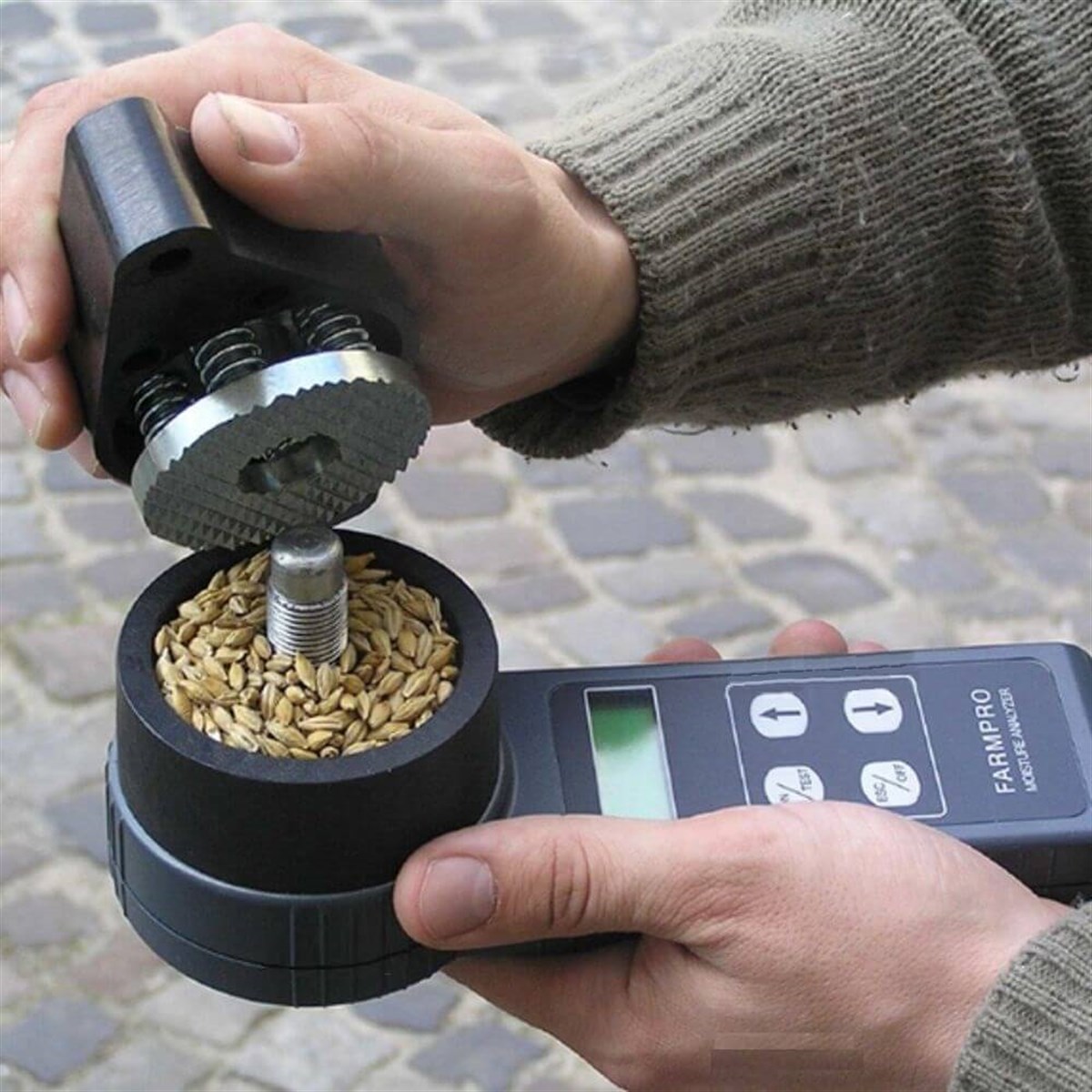 Farmpro Kırmalı Tip Tahıl Nem Ölçer | zoofarm.com.trFarmpro Kırmalı Tip Tahıl Nem Ölçer TÜM ÖLÇÜM CİHAZLARIFARMPRO zoofarm