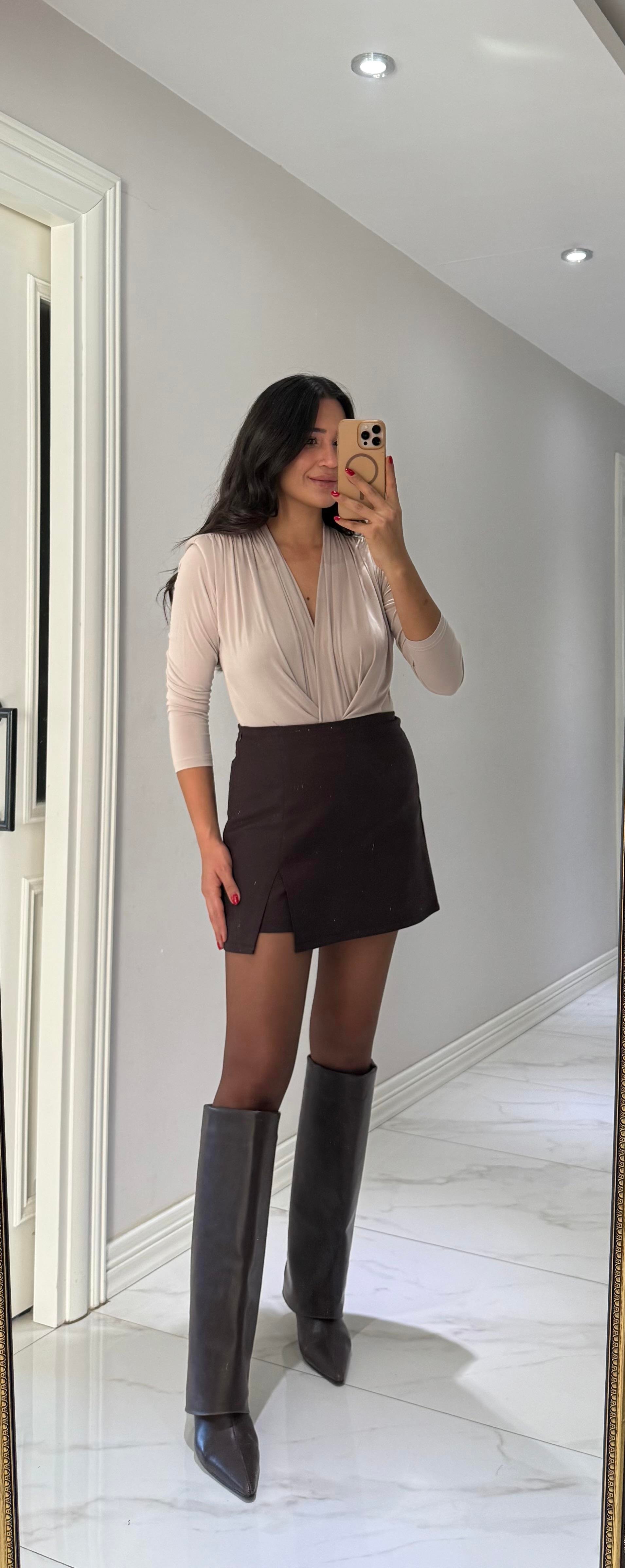 Bej Vatkalı Bodysuit