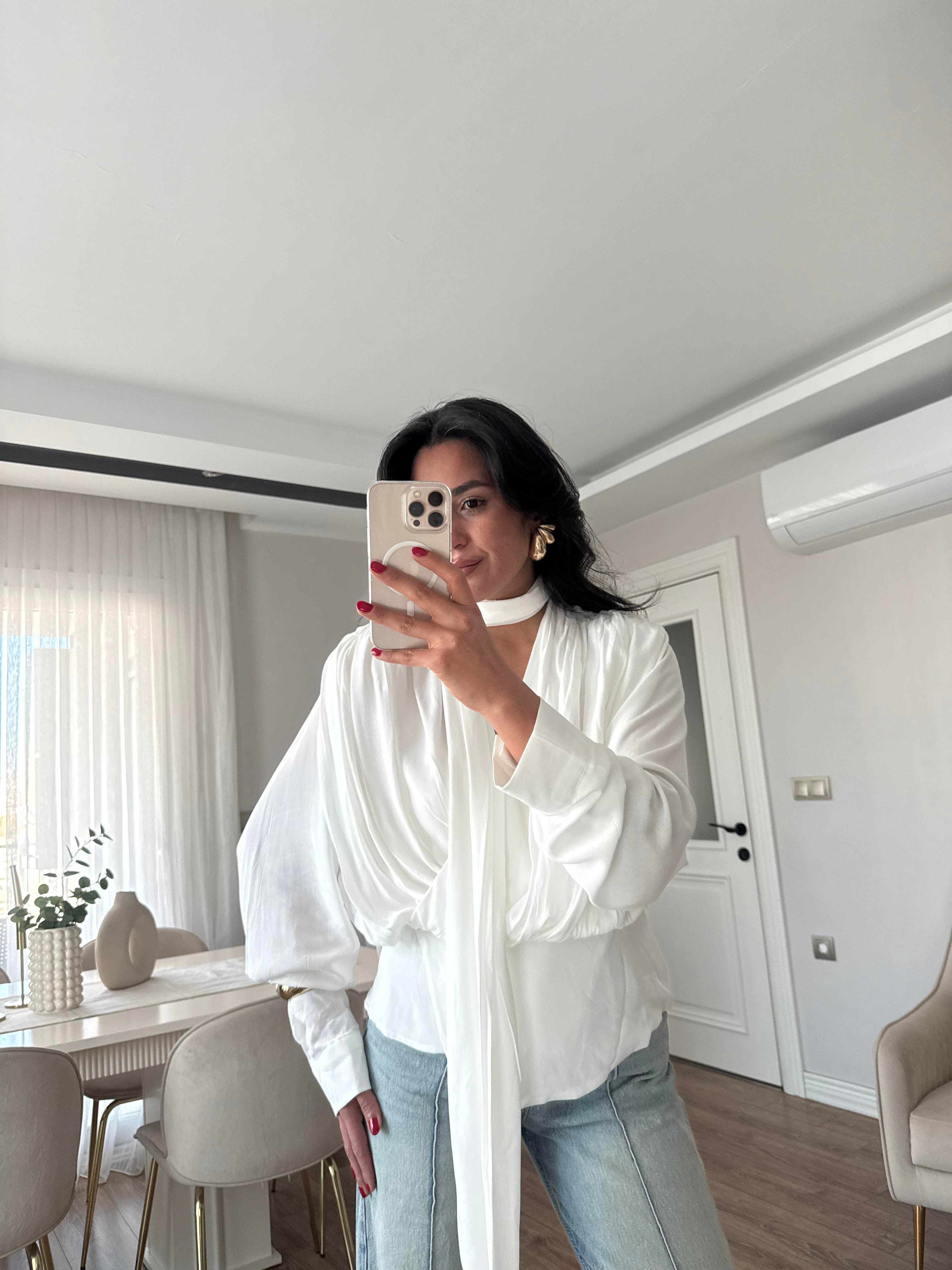 Pileli Vatkalı Fularlı Bluz