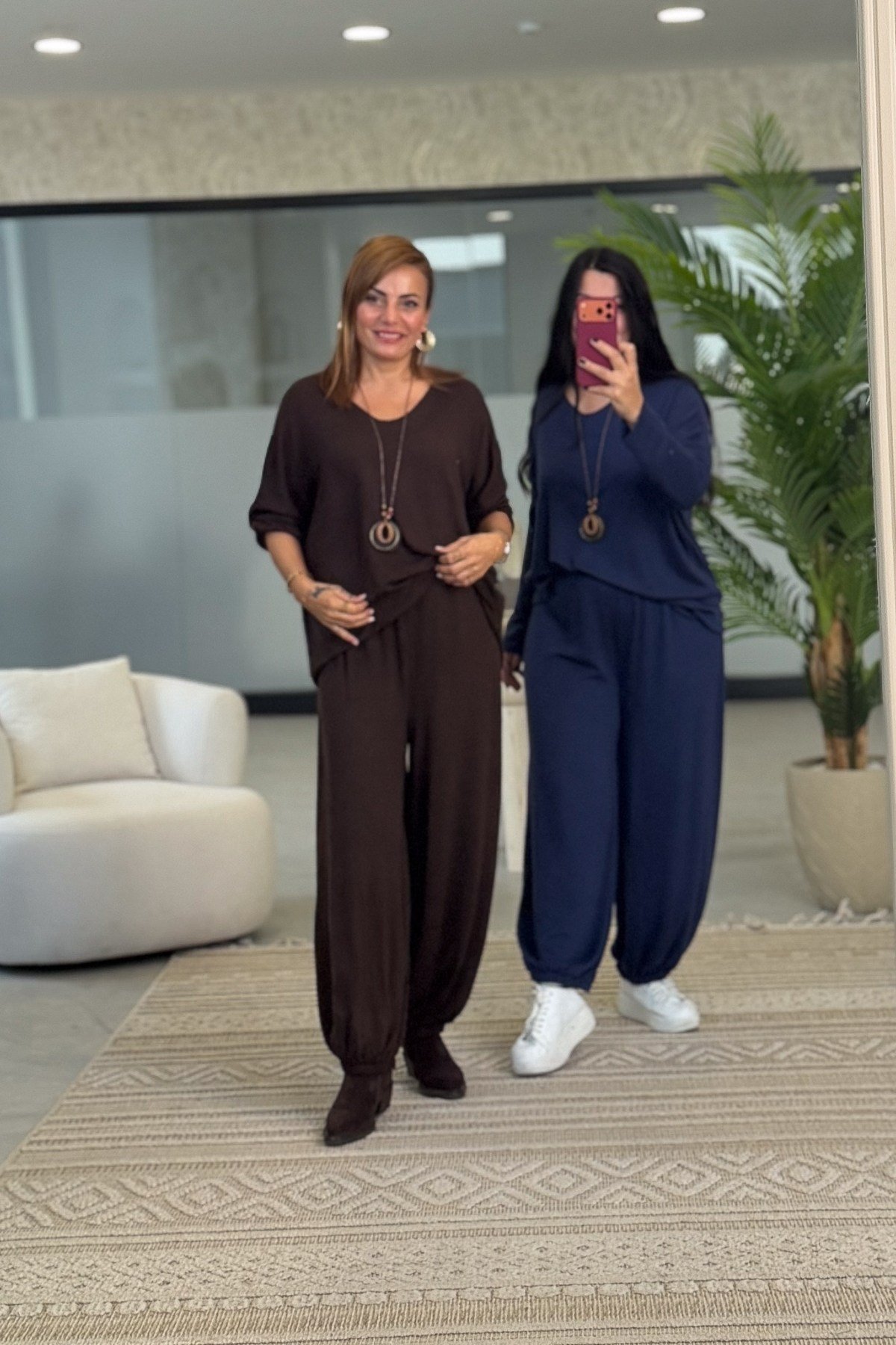 Bluz Ve Paçası Lastikli Pantolonlu Alt Üst Hamur Triko Takım Lacivert RenkALT ÜST TAKIM