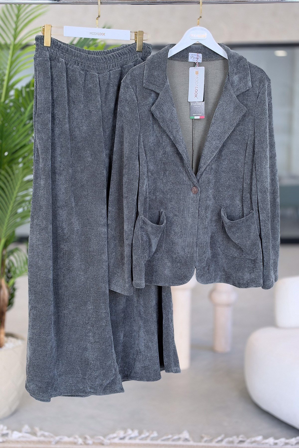 Bol Paça Pantolon Ve Blazer Ceketli Alt Üst Kadife Takım Haki RenkALT ÜST TAKIM