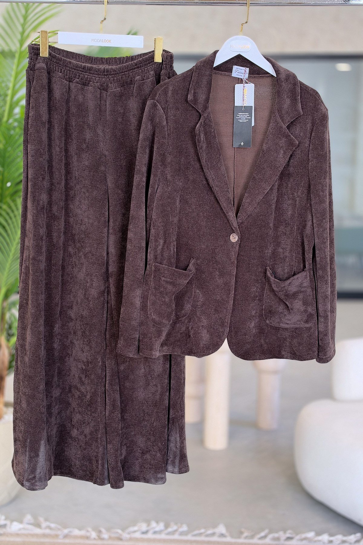 Bol Paça Pantolon Ve Blazer Ceketli Alt Üst Kadife Takım Acı Kahve RenkALT ÜST TAKIM