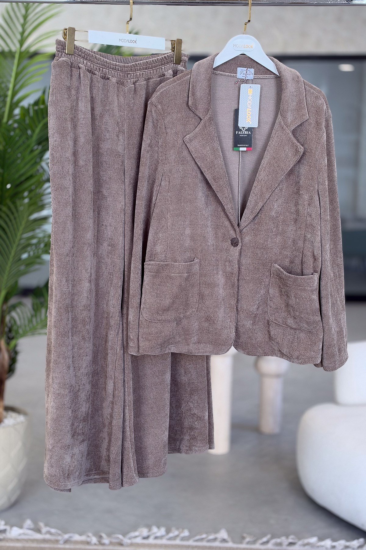 Bol Paça Pantolon Ve Blazer Ceketli Alt Üst Kadife Takım Vizon RenkALT ÜST TAKIM