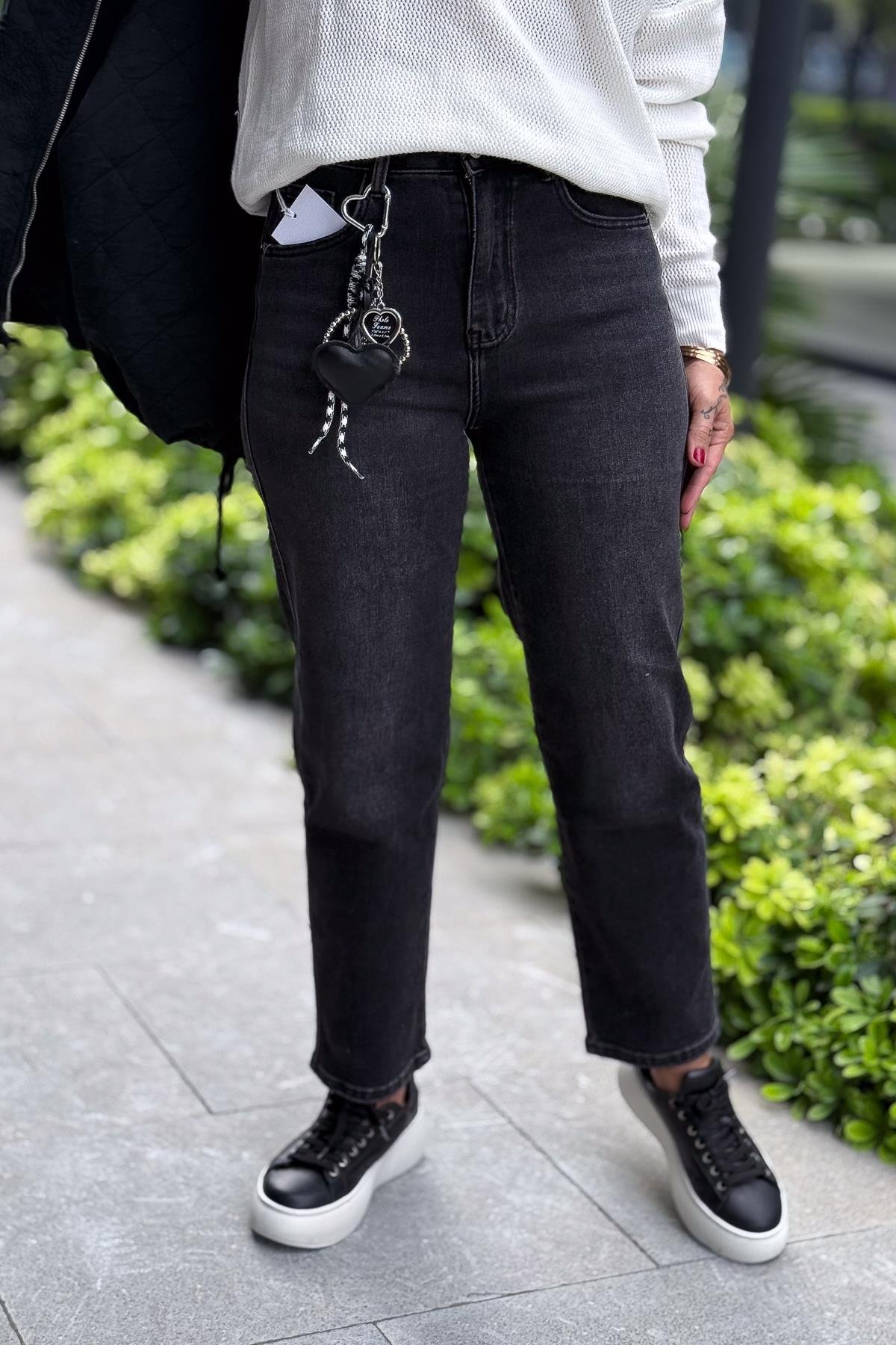 Boyfriend Aksesuarlı Basic Kot Pantolon Siyah RenkPANTOLON