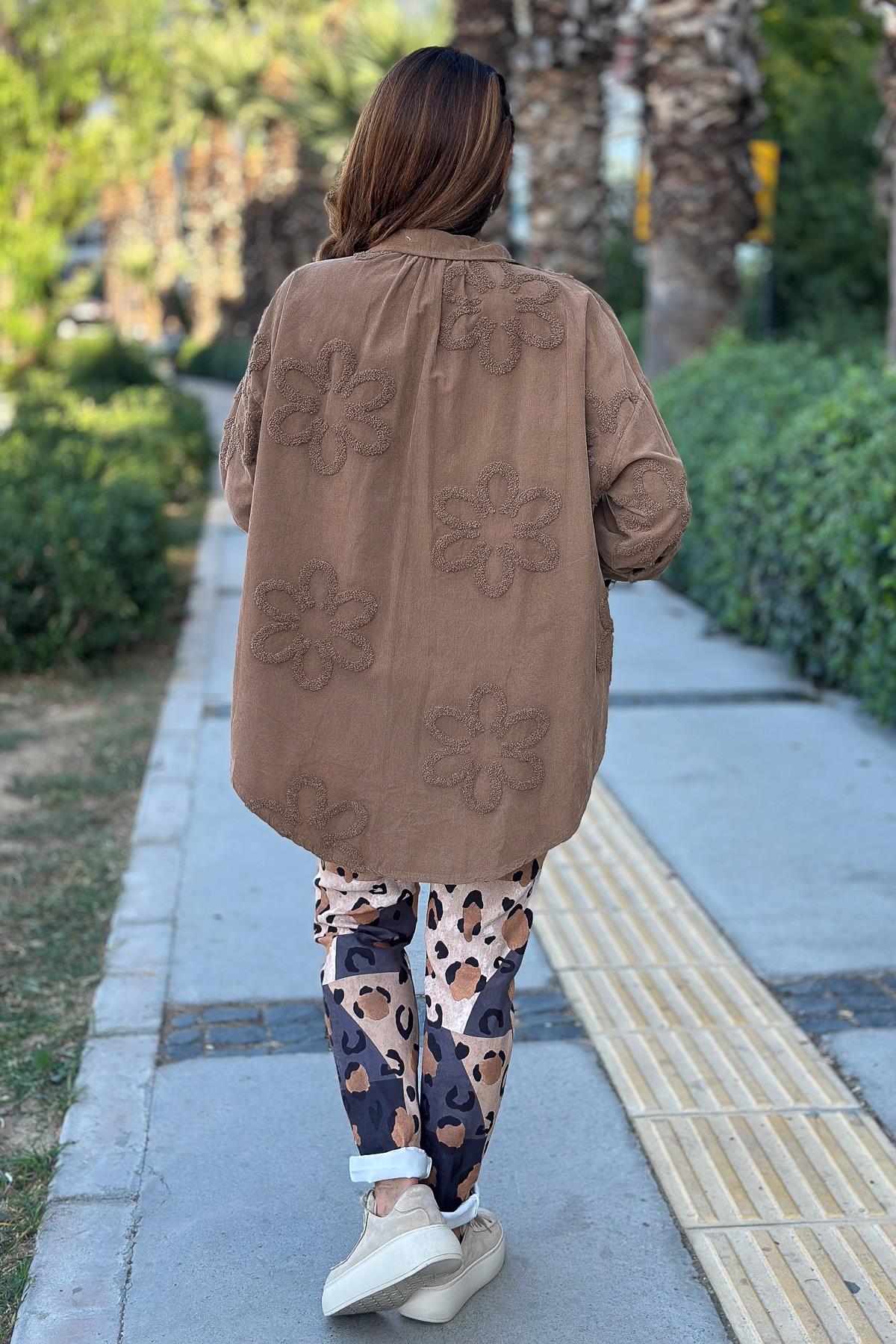 Çiçek Kabartmalı Kadife Gömlek Camel RenkGÖMLEK