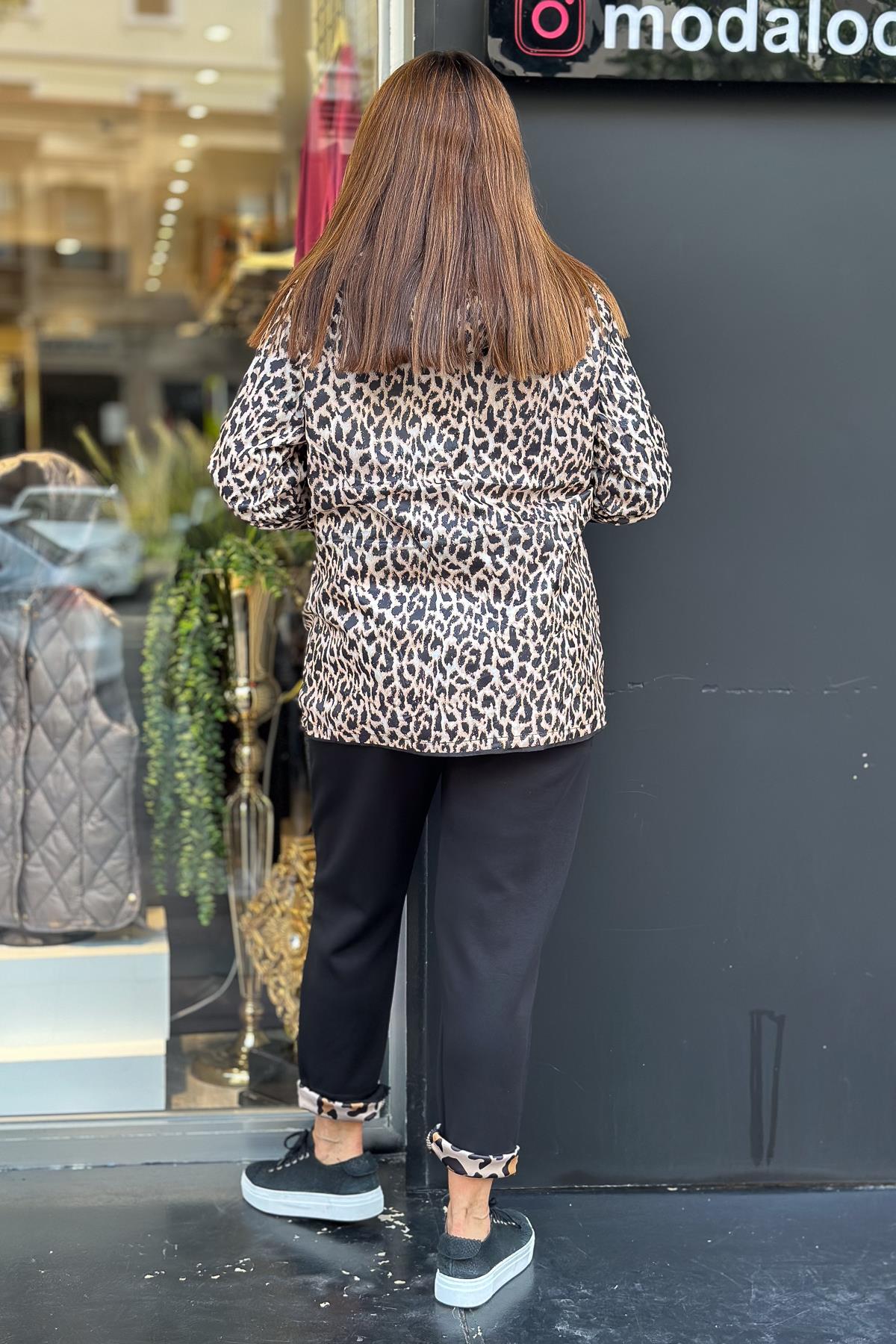 Çift Taraflı Kullanılan Leopar Desenli Trenç Siyah RenkCEKET