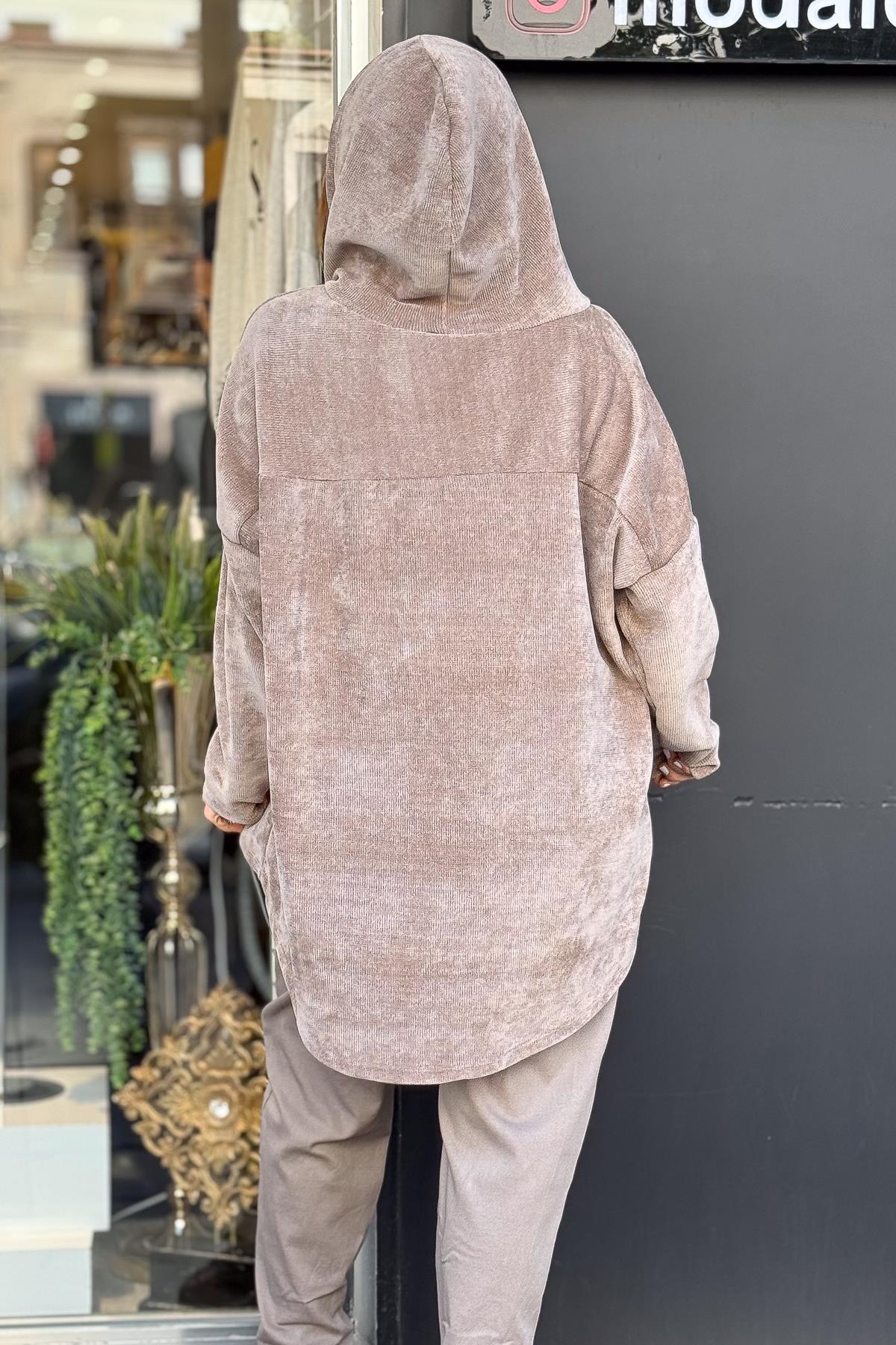 Gold Leopar Ve Kalp Baskılı Kapüşonlu Kadife Sweat Açık Vizon RenkBLUZ