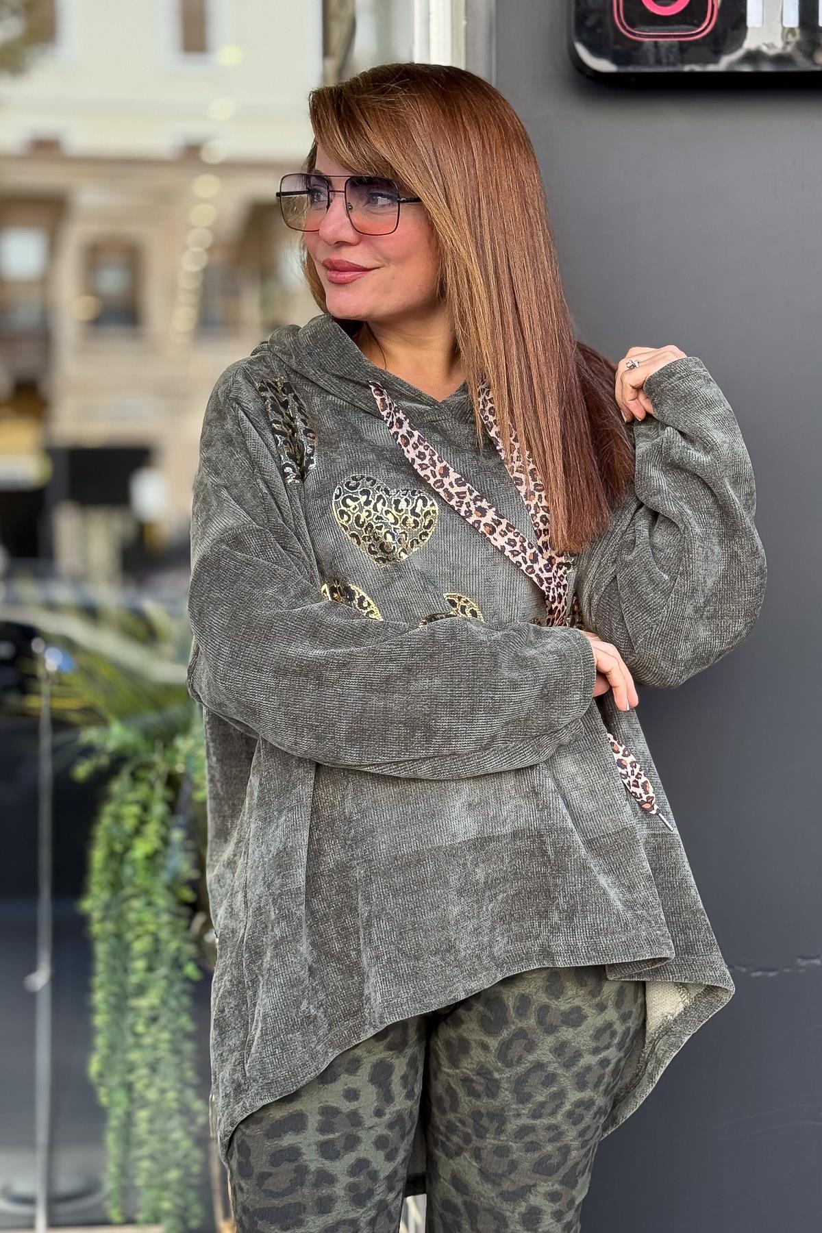Gold Leopar Ve Kalp Baskılı Kapüşonlu Kadife Sweat Haki RenkBLUZ