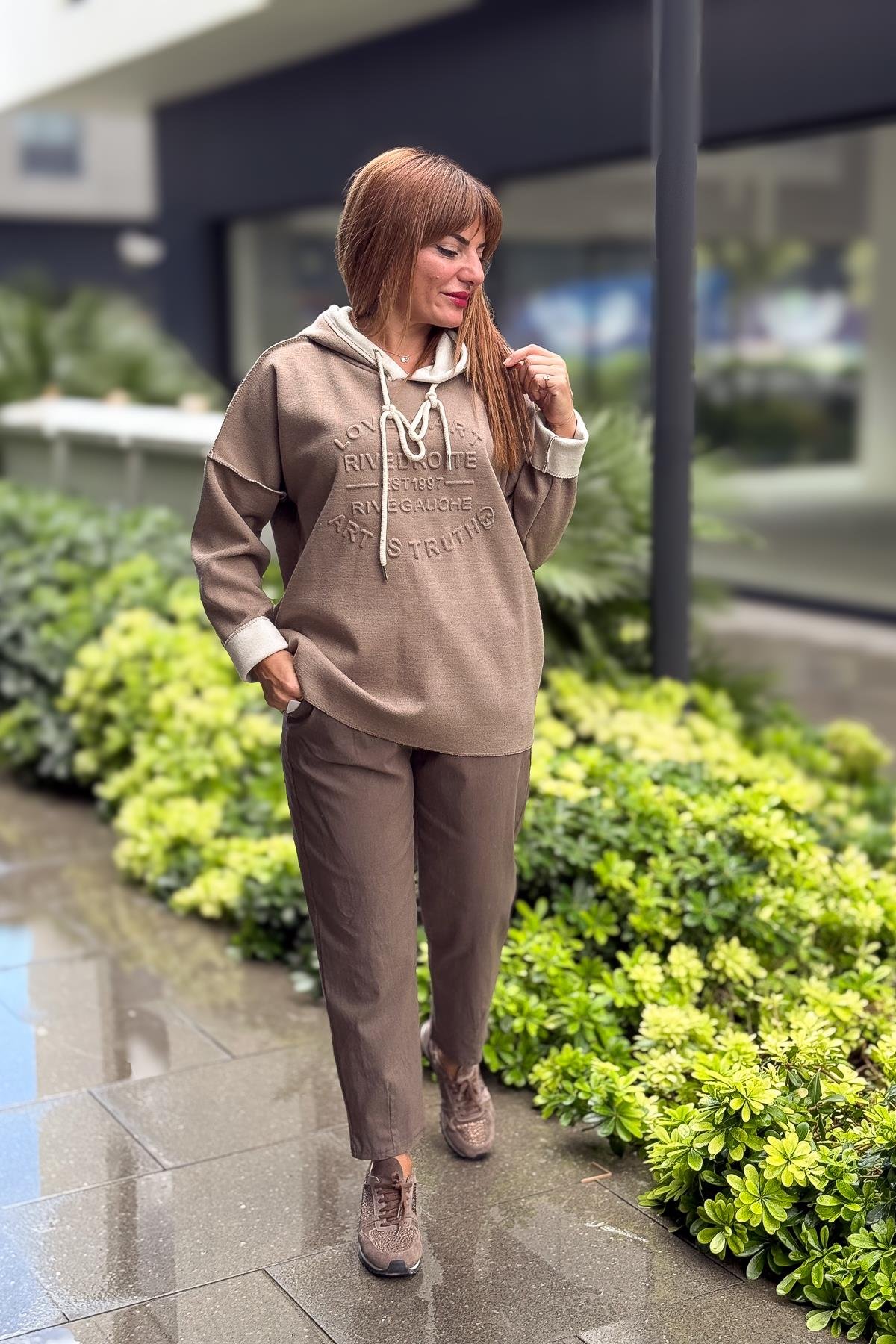 Kabartma Yazı Detaylı Çelik Örgü Kapüşonlu Sweet Vizon RenkBLUZ