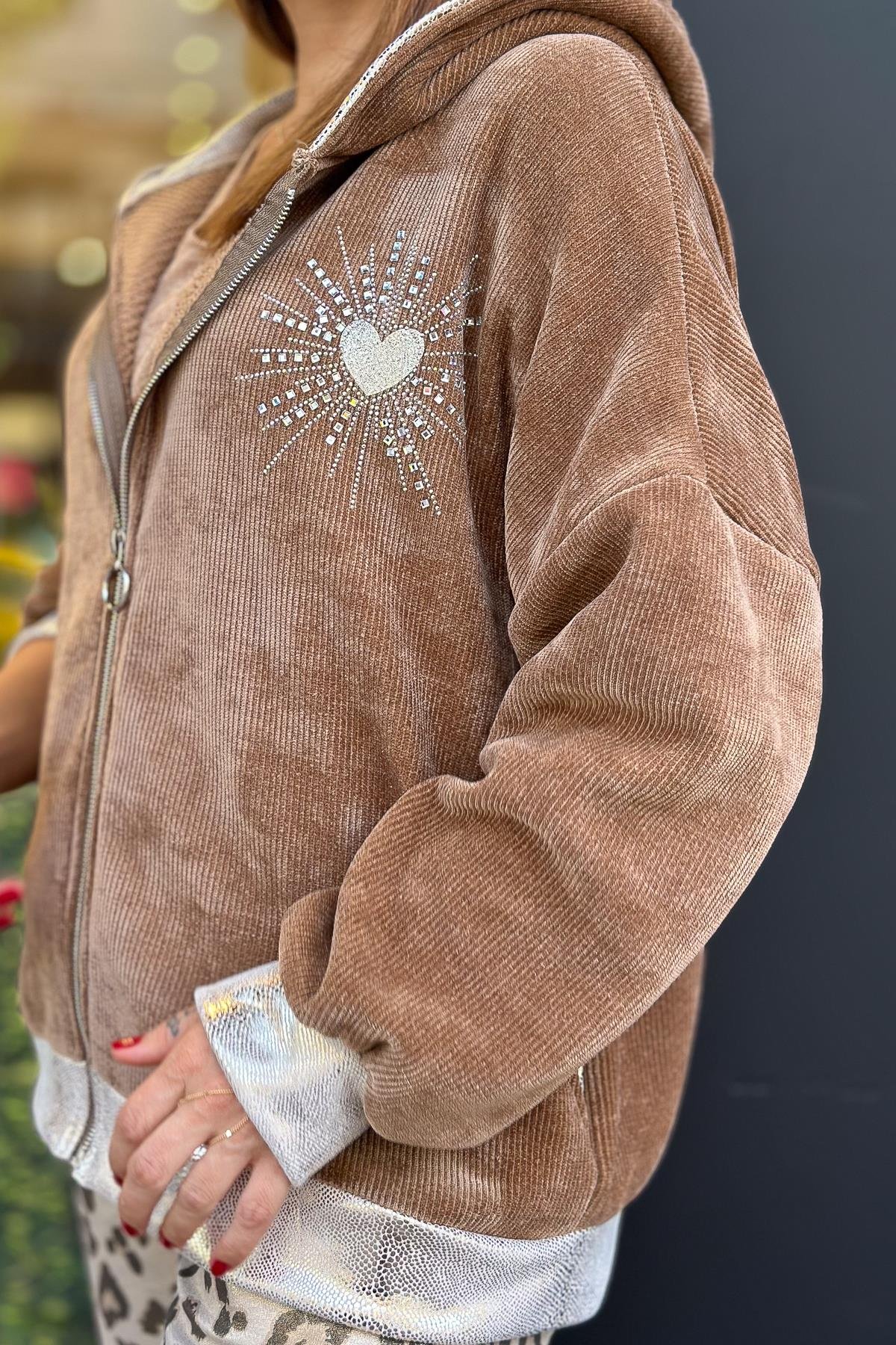 Kalp Taşlı Fitlli Kadife Ceket Camel RenkCEKET