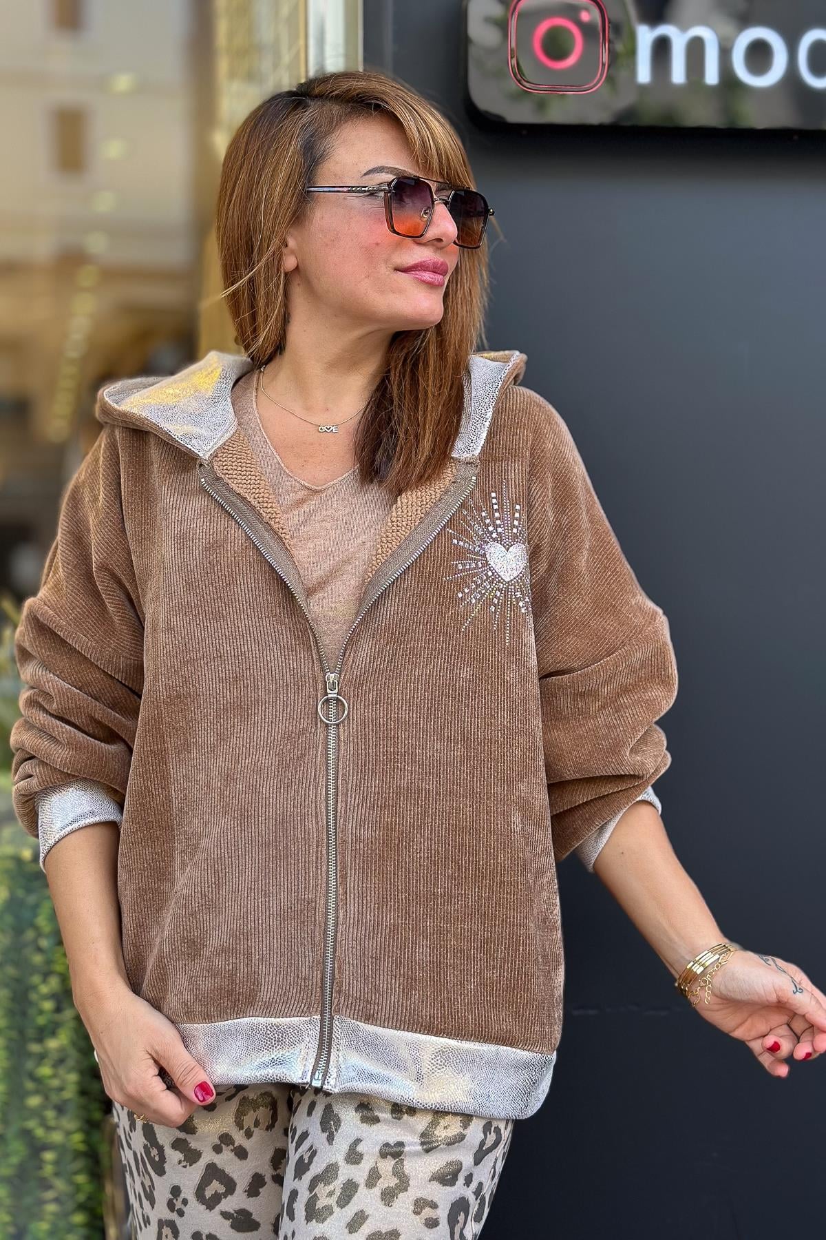 Kalp Taşlı Fitlli Kadife Ceket Camel RenkCEKET