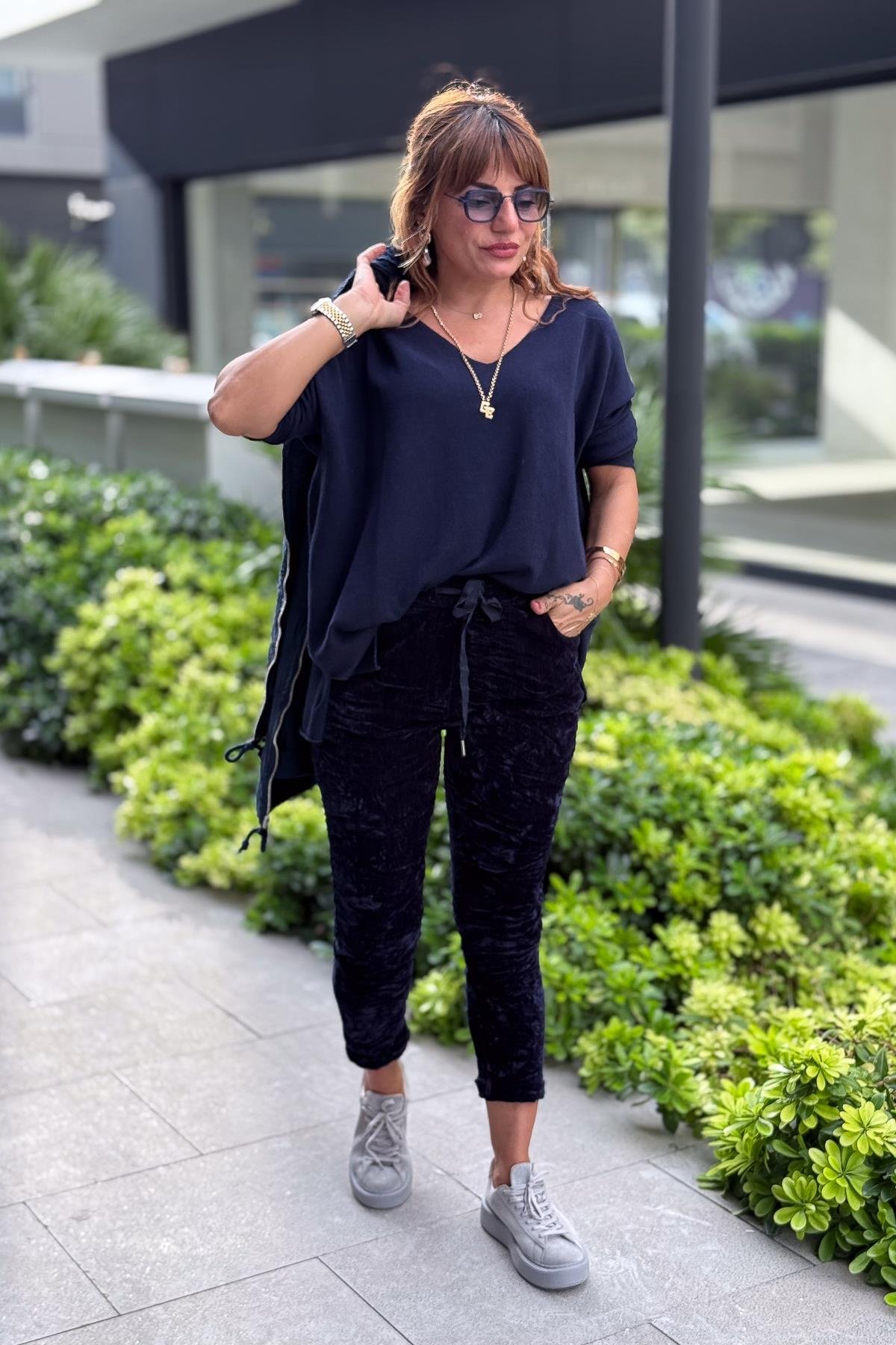 Kasap Cepli Beli Lastikli Düz Fitilsiz Kadife Pantolon Lacivert RenkPANTOLON