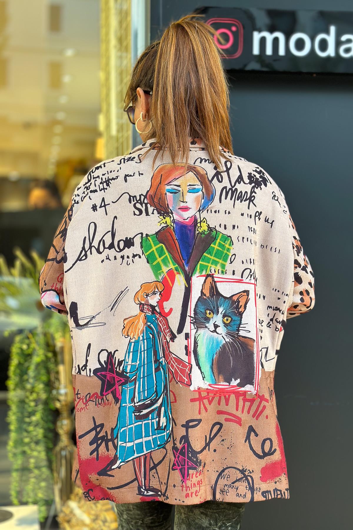 Kedi Ve Kız Desenli Kadife Blazer Ceket Camel RenkCEKET