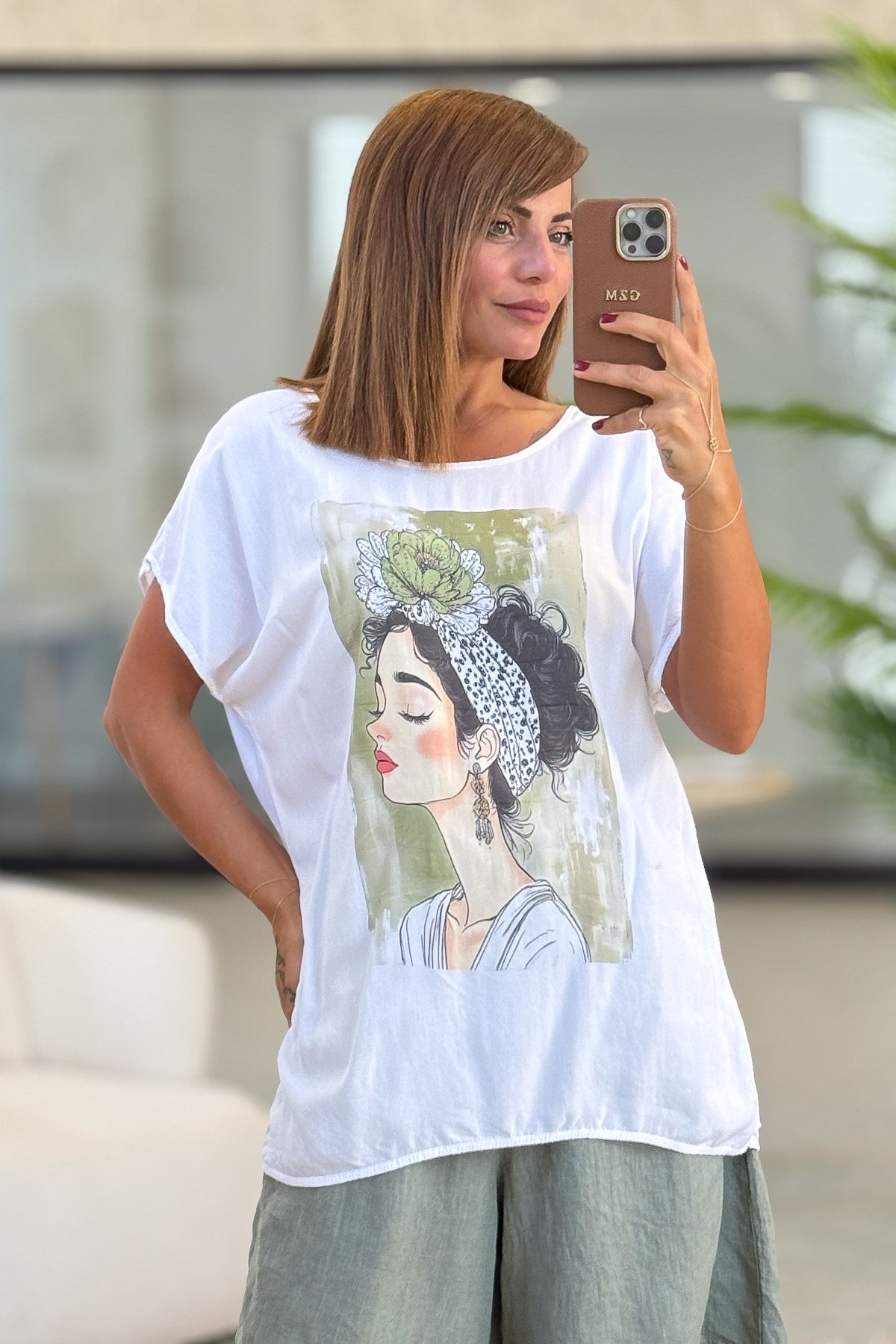 Küpeli Kız Desenli Viskon Tshirt Yeşil RenkBLUZ