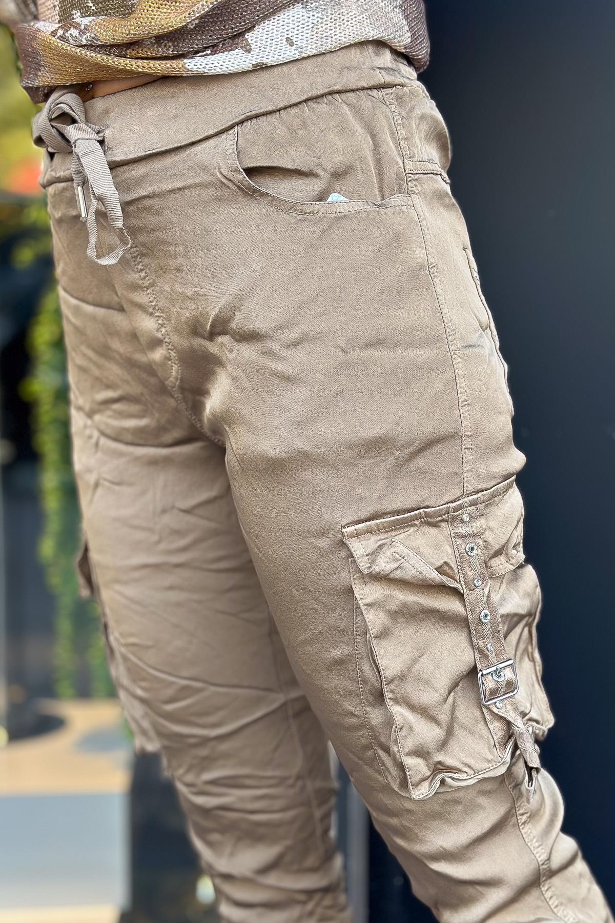 Kuşgözü Taşlı Kargo Cepli Saten Pantolon Camel RenkPANTOLON