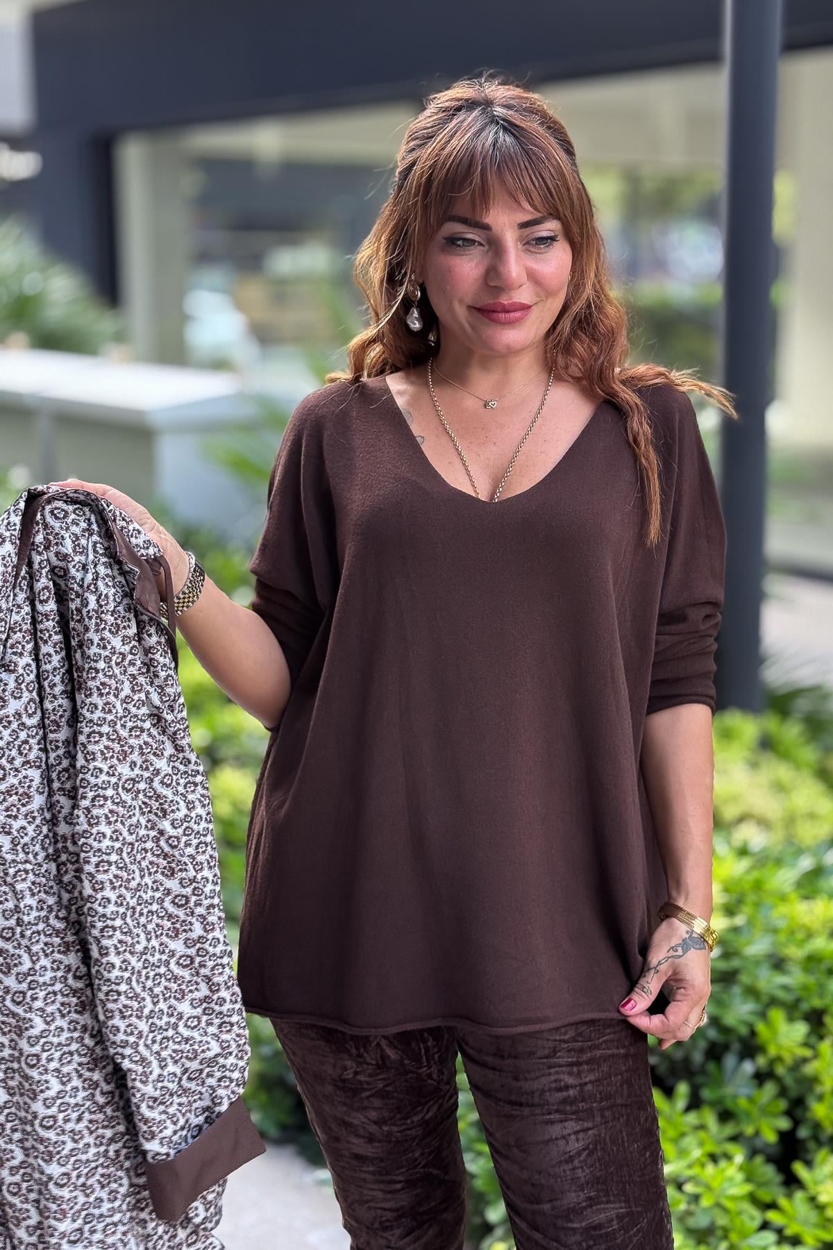 Kuzu Yünü V Yaka Triko Acı Kahve RenkBLUZ