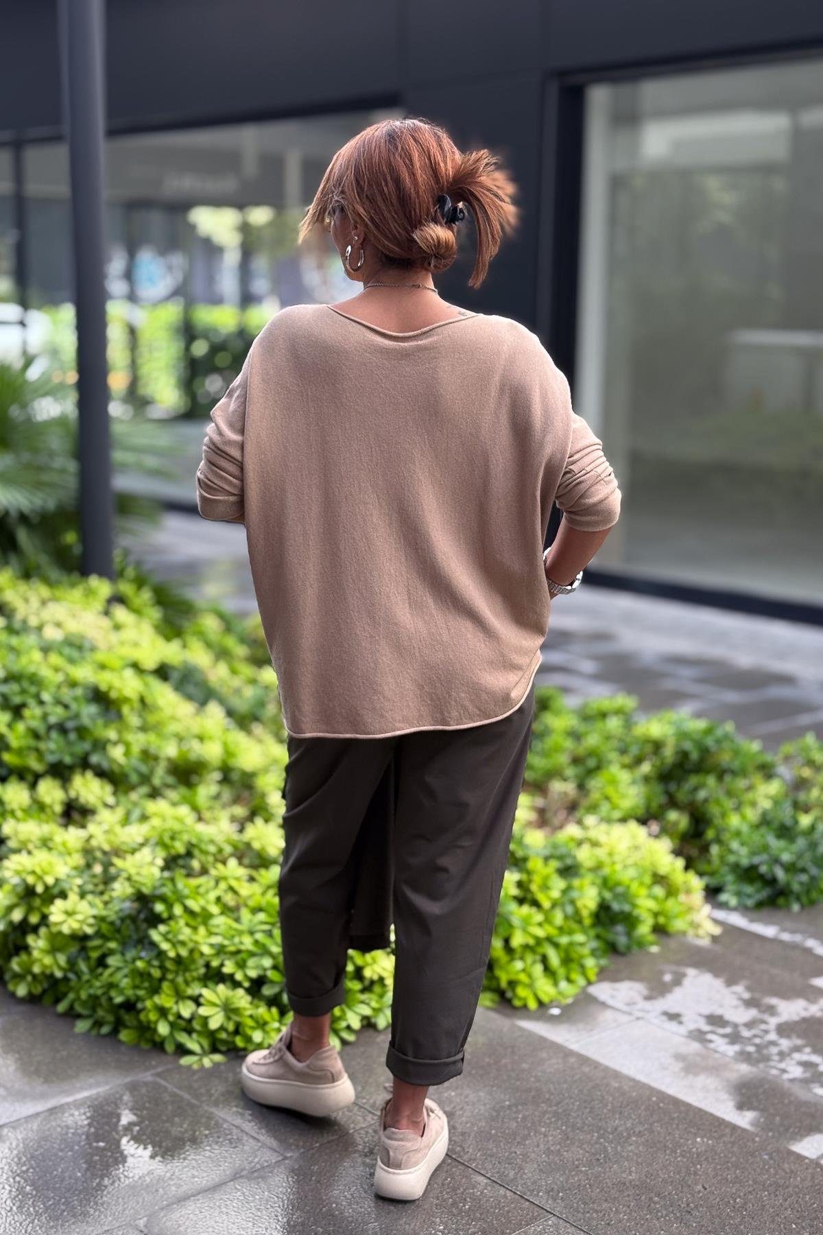 Kuzu Yünü V Yaka Triko Camel RenkBLUZ