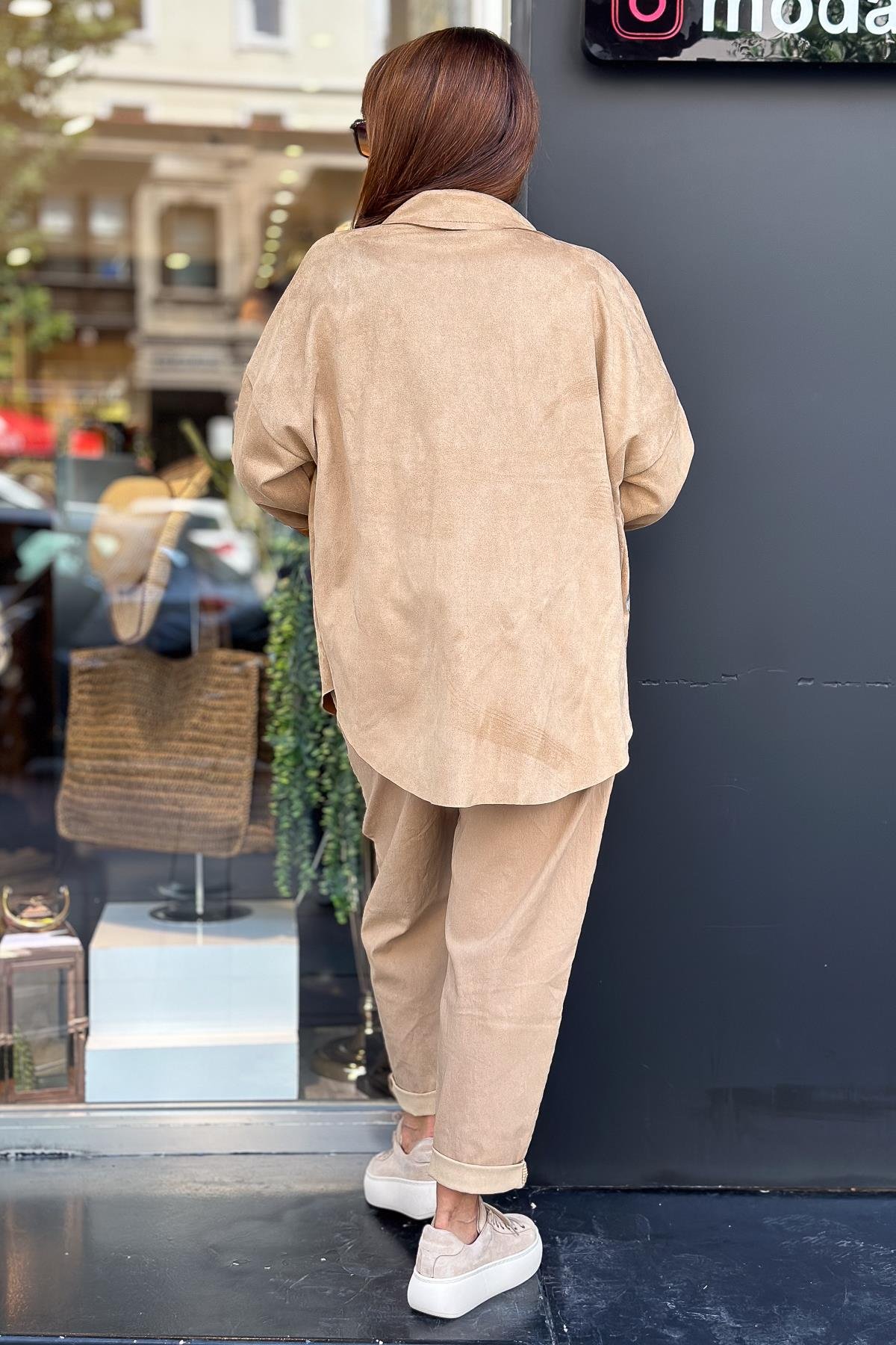 Lak Yazılı Güderi Kumaş Düğmeli Ceket Camel RenkCEKET