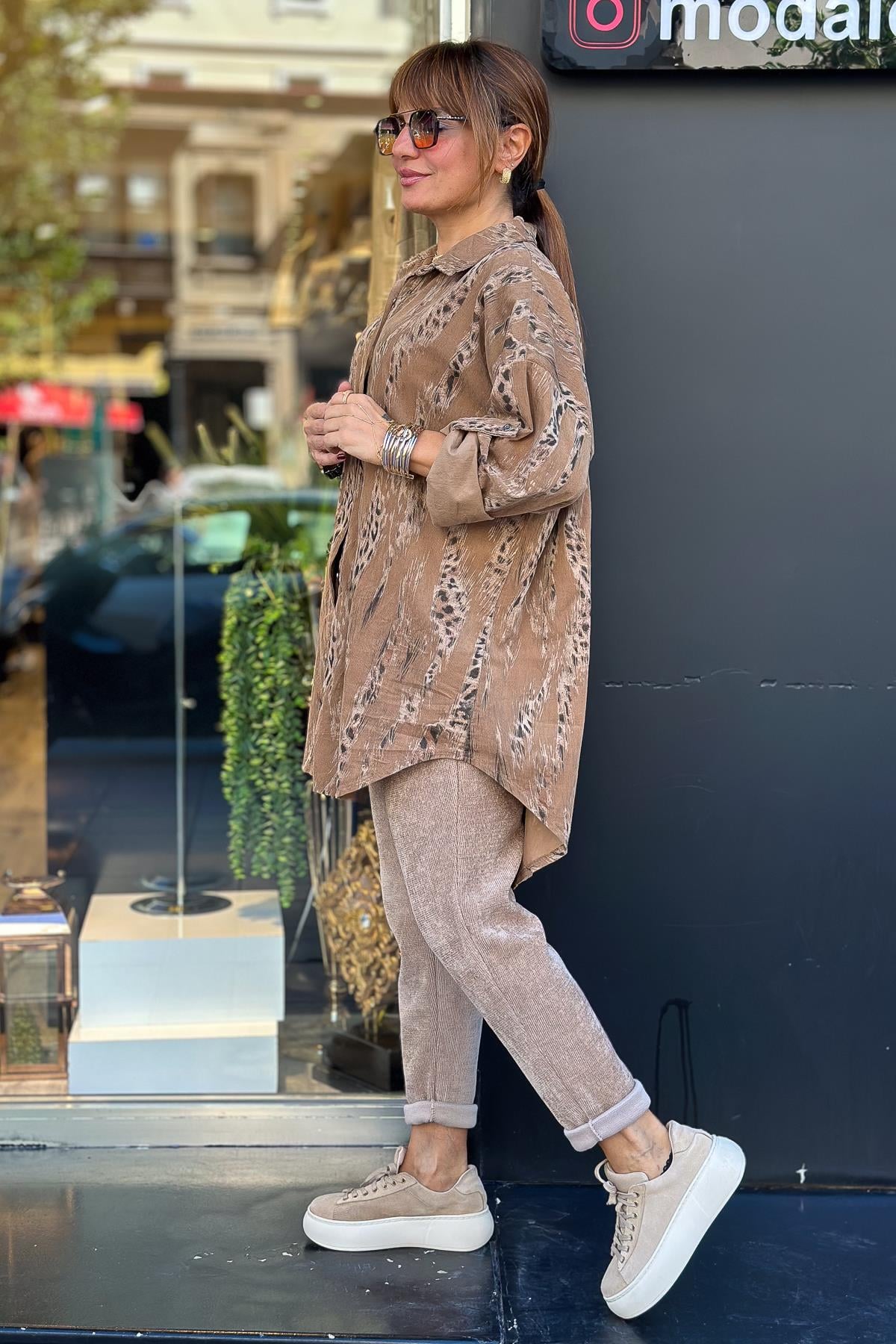 Leopar Desenli Kadife Gömlek Camel RenkGÖMLEK