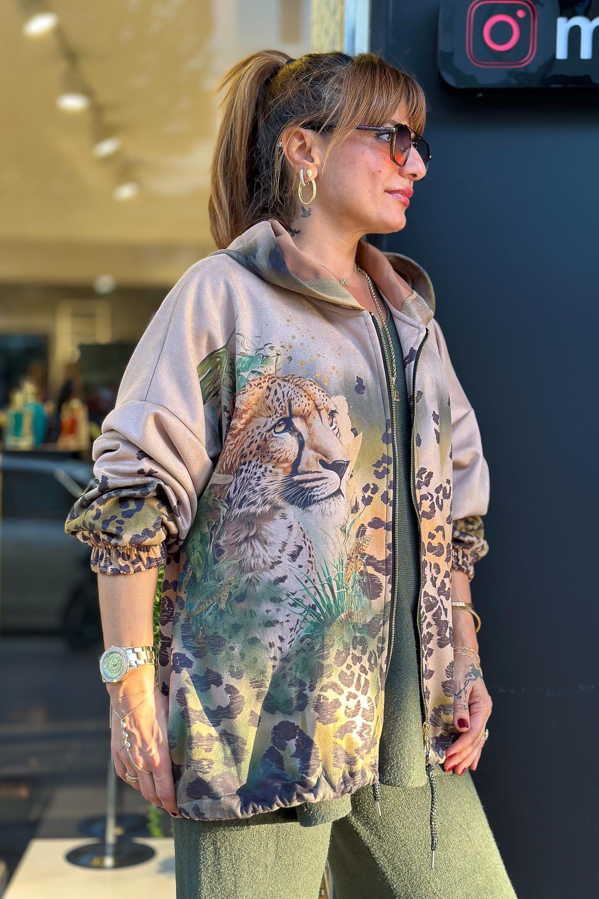 Leopar Desenli Kapüşonlu Güderi Ceket Camel RenkCEKET