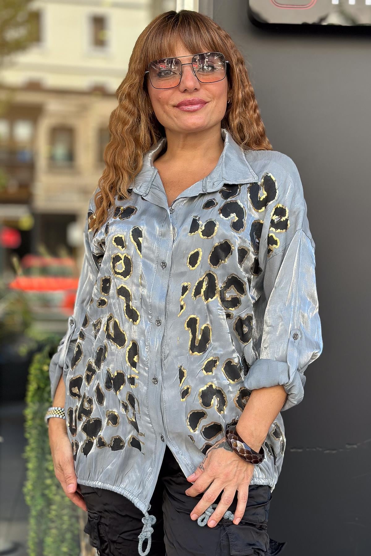 Leopar Desenli Parlak Saten Gömlek Gri RenkGÖMLEK