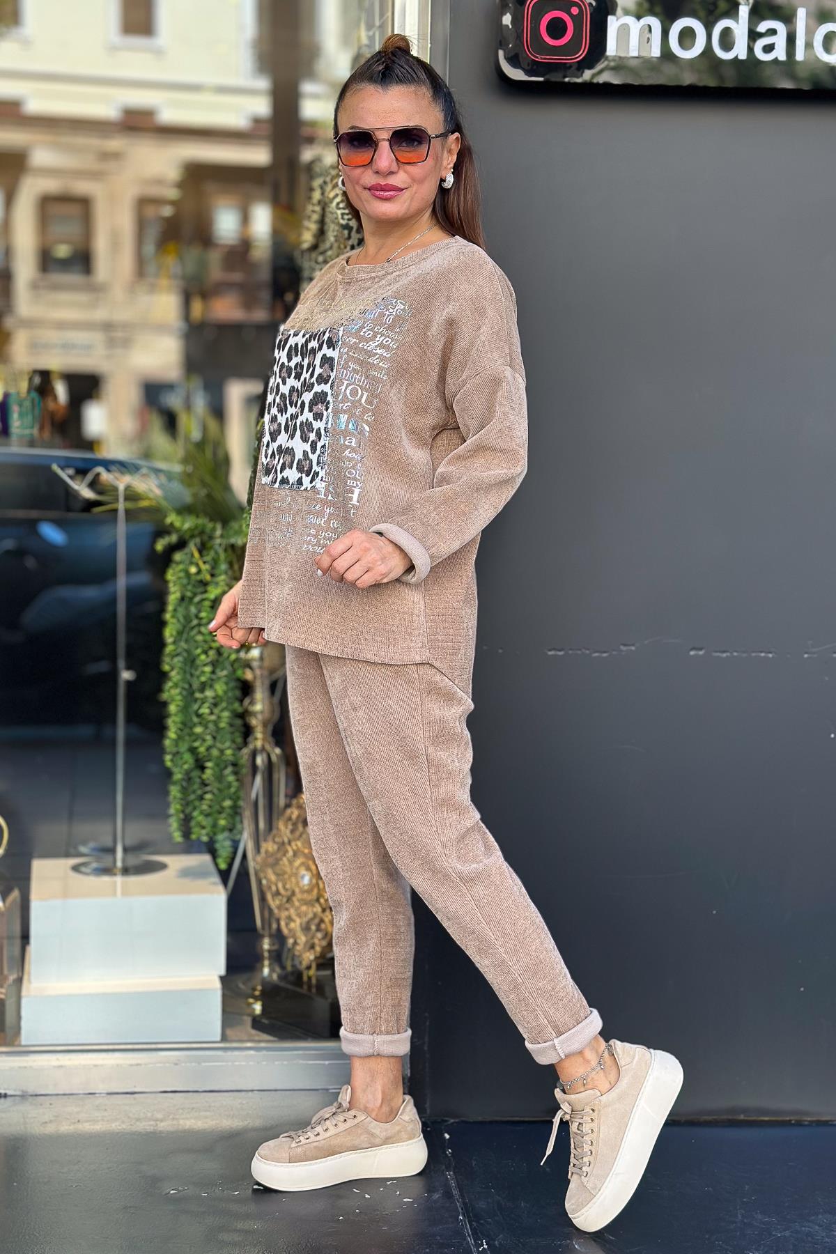 Leopar Desenli Yuvarlak Yaka Kadife Sweet Camel RenkBLUZ