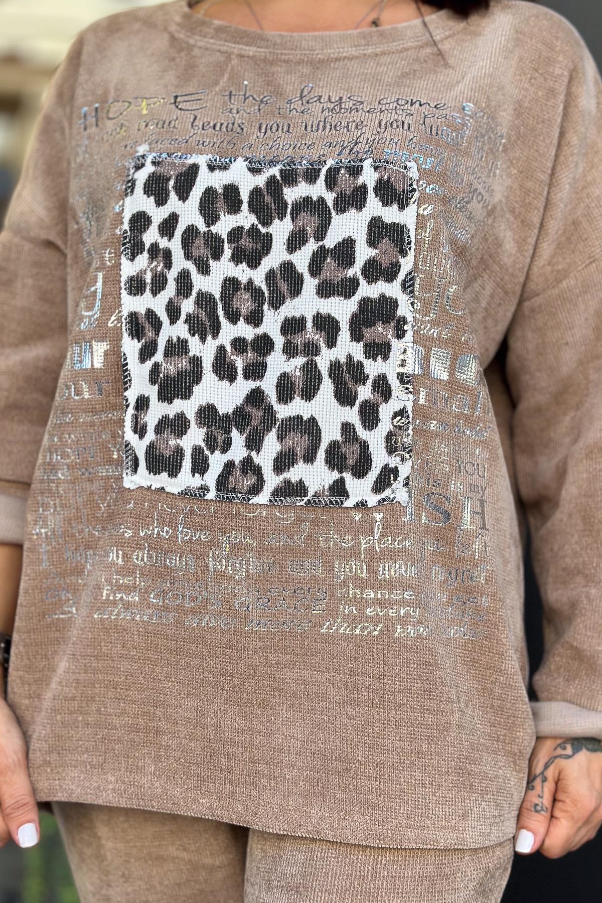 Leopar Desenli Yuvarlak Yaka Kadife Sweet Camel RenkBLUZ