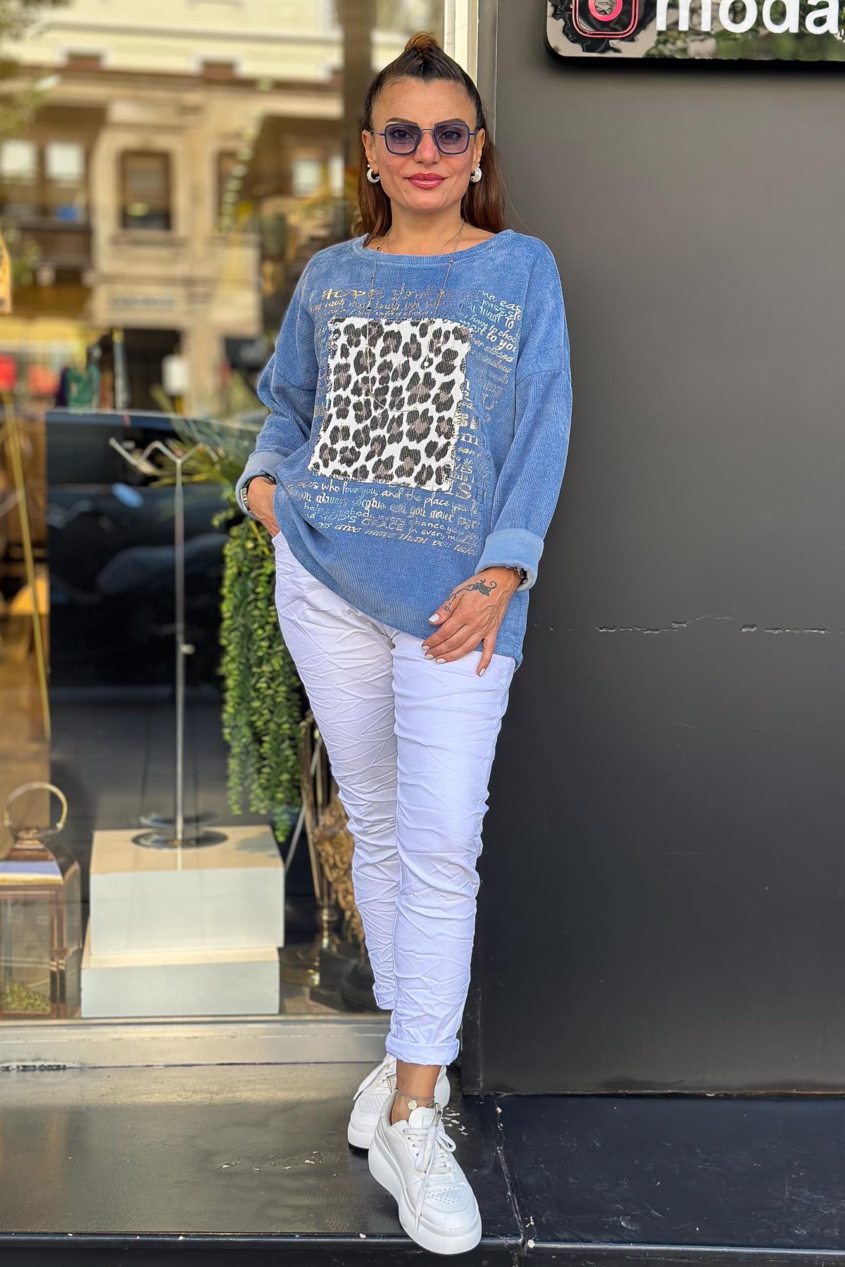 Leopar Desenli Yuvarlak Yaka Kadife Sweet İndigo RenkBLUZ