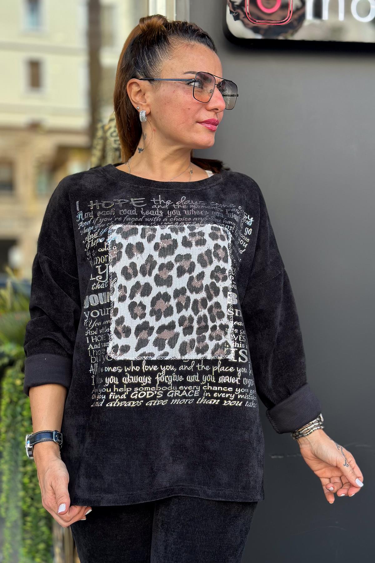 Leopar Desenli Yuvarlak Yaka Kadife Sweet Siyah RenkBLUZ