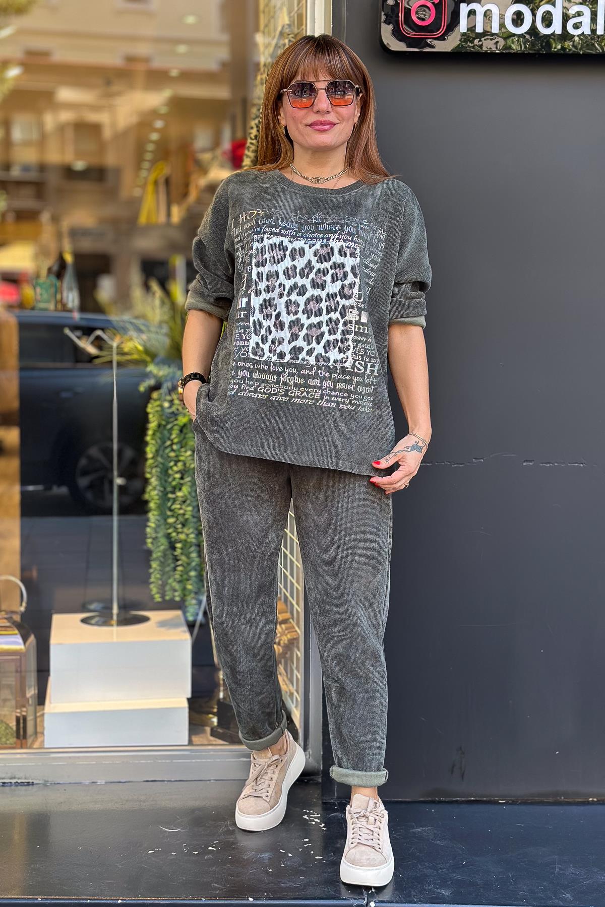 Leopar Desenli Yuvarlak Yaka Kadife Sweet Haki RenkBLUZ