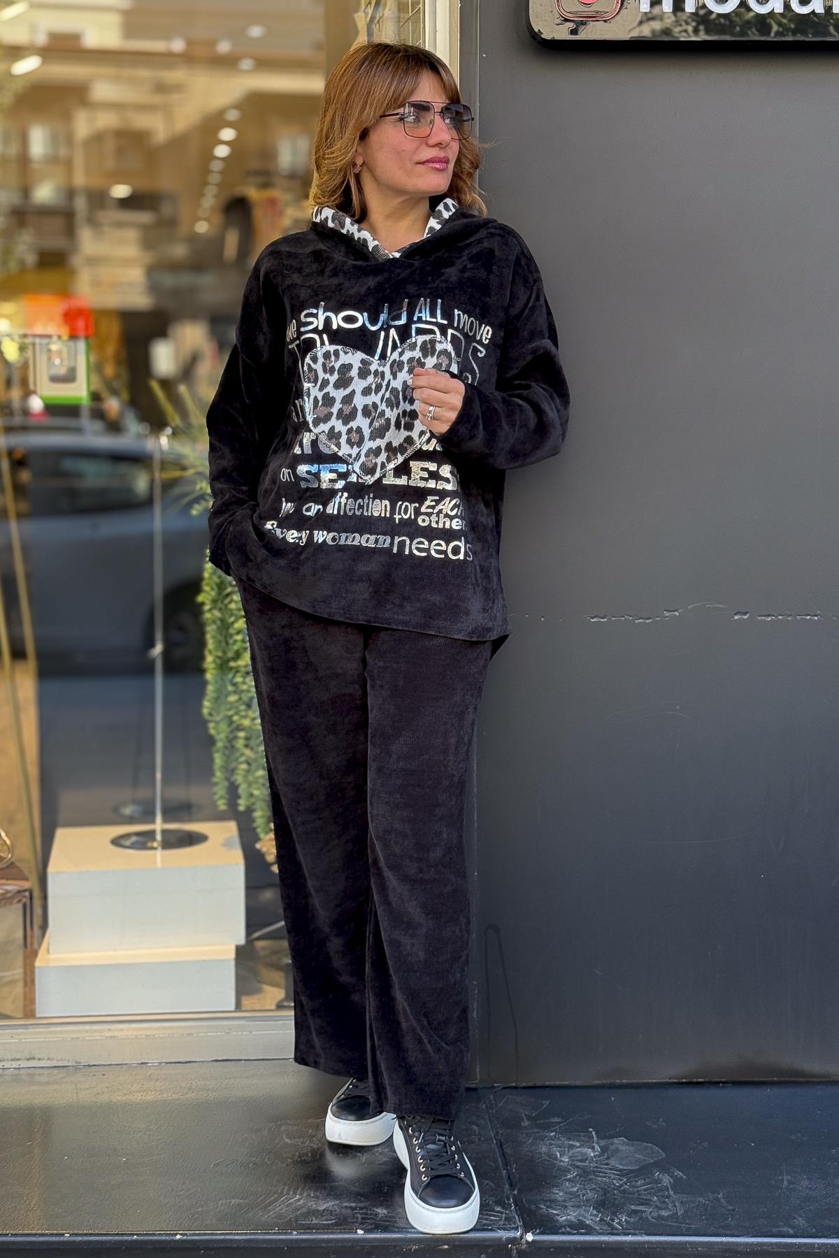 Leopar Kalp Yama Detaylı Kapüşonlu Kadife Sweat Siyah RenkBLUZ