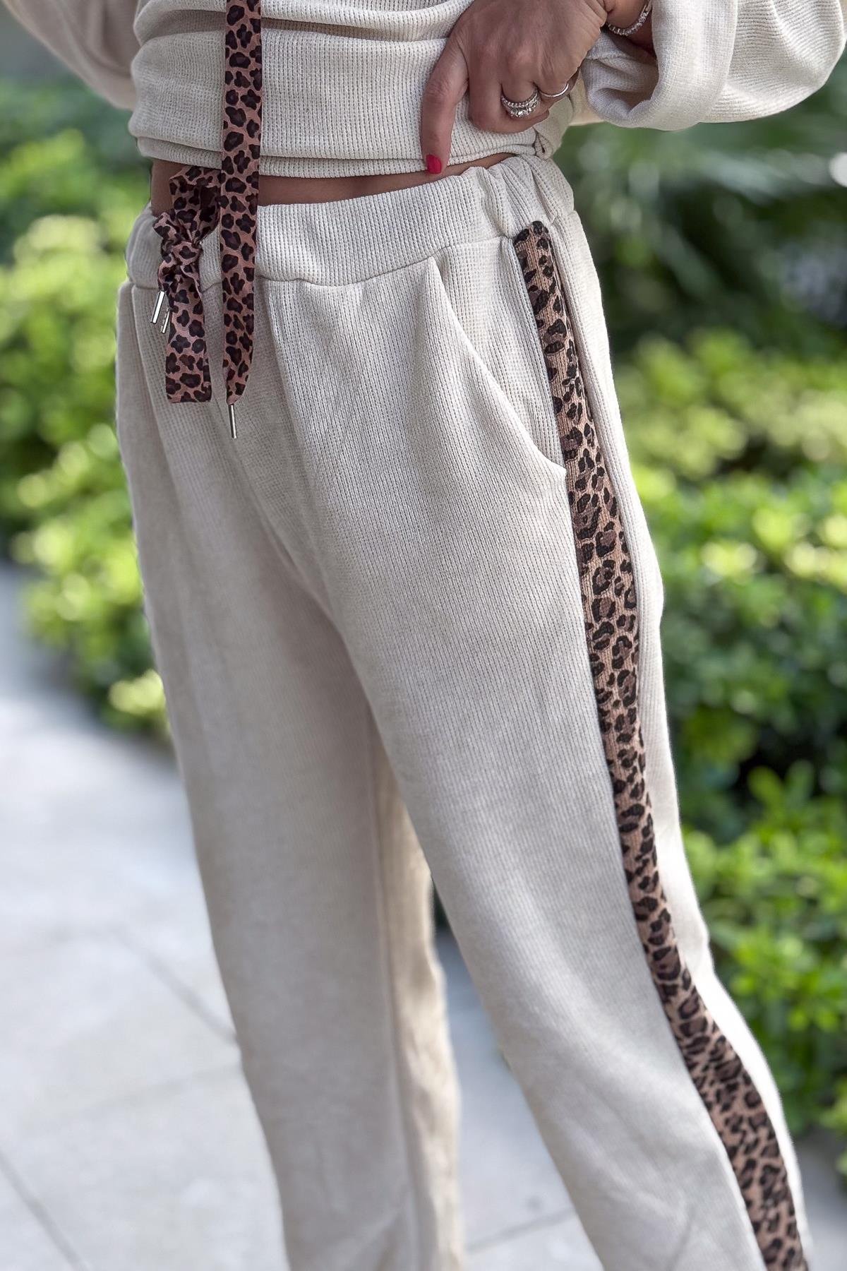 Leopar Şeritli Kadife Pantolon Bej RenkPANTOLON