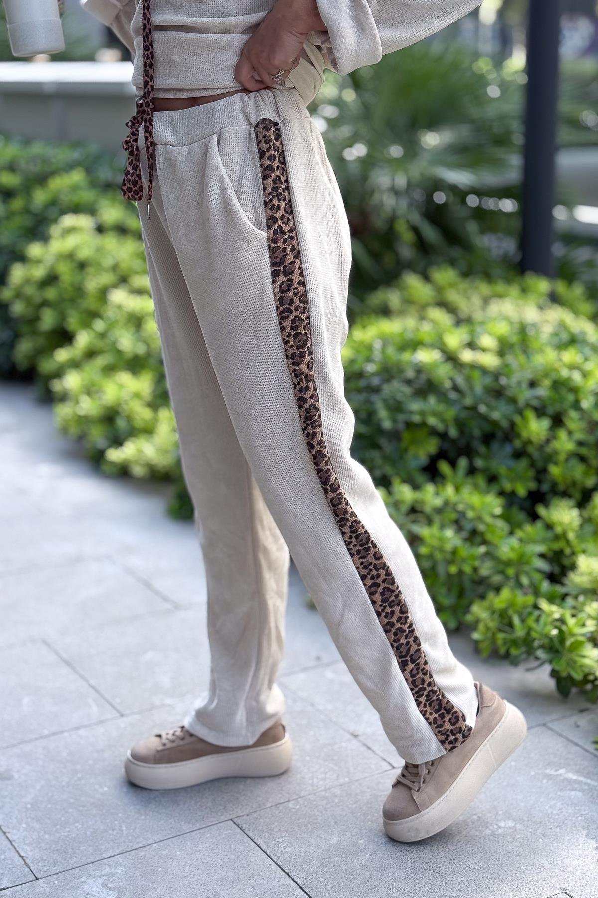 Leopar Şeritli Kadife Pantolon Bej RenkPANTOLON