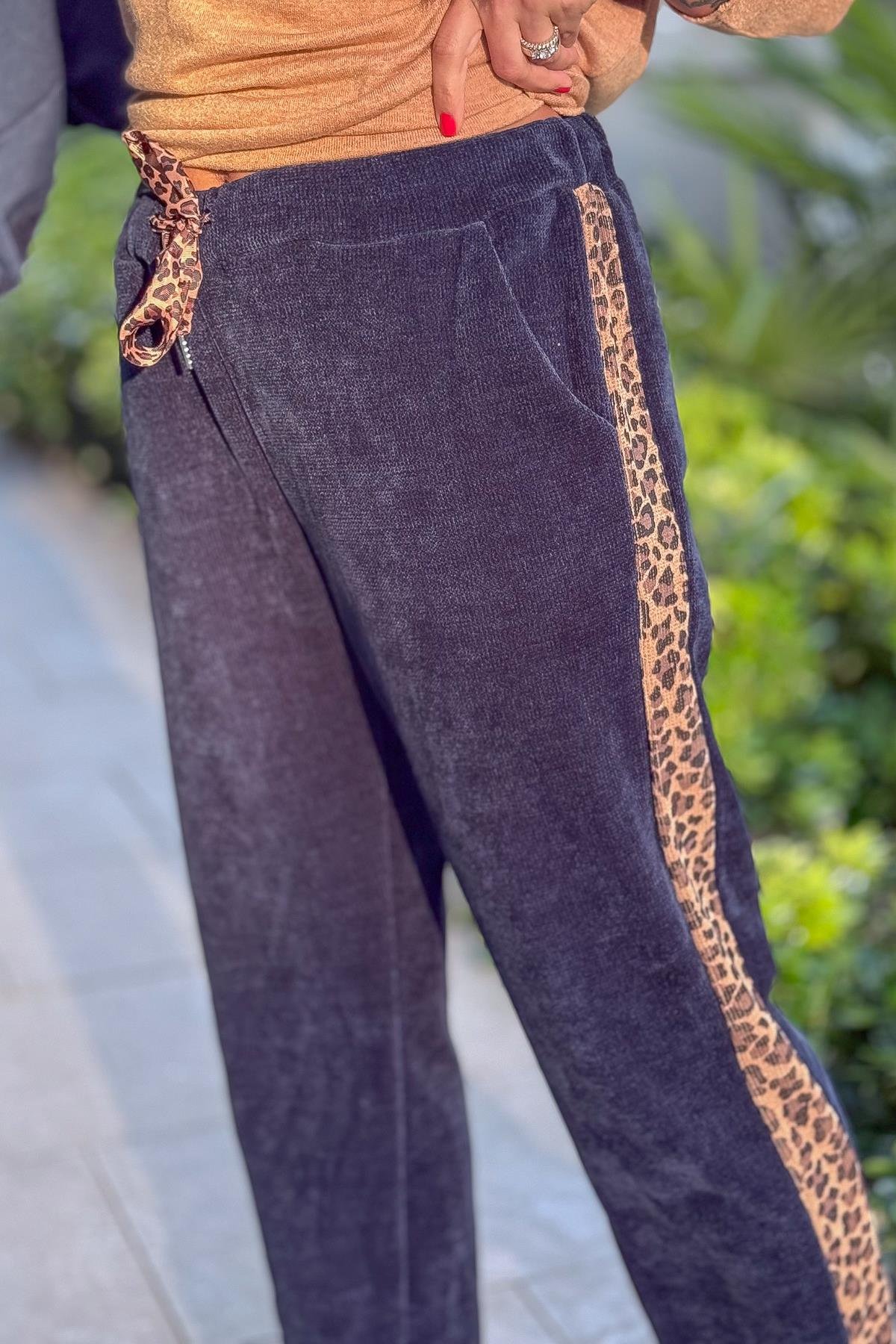 Leopar Şeritli Kadife Pantolon Lacivert RenkPANTOLON