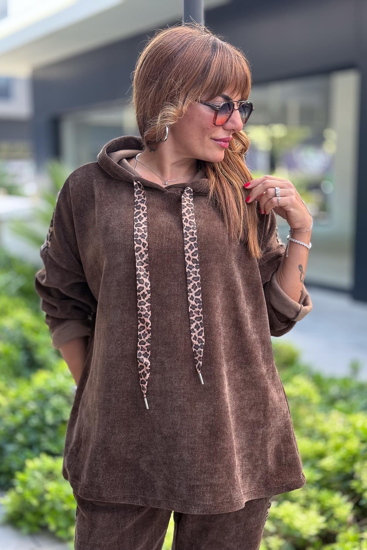 Leopar Şeritli Kapüşonlu Kadife Sweet Kahverengi RenkBLUZ