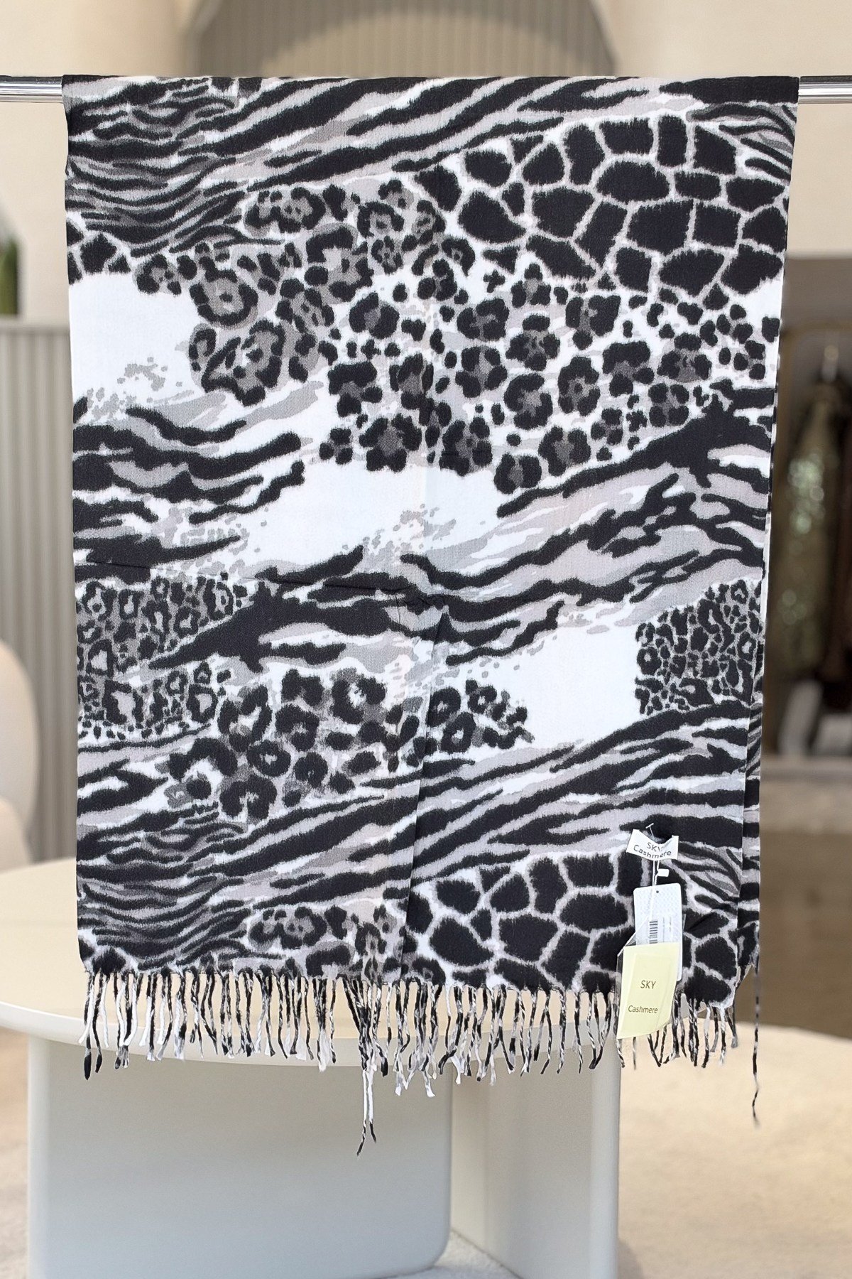 Leopar Ve Zebra Desenli Kaşmir Şal Beyaz RenkŞAL & FULAR