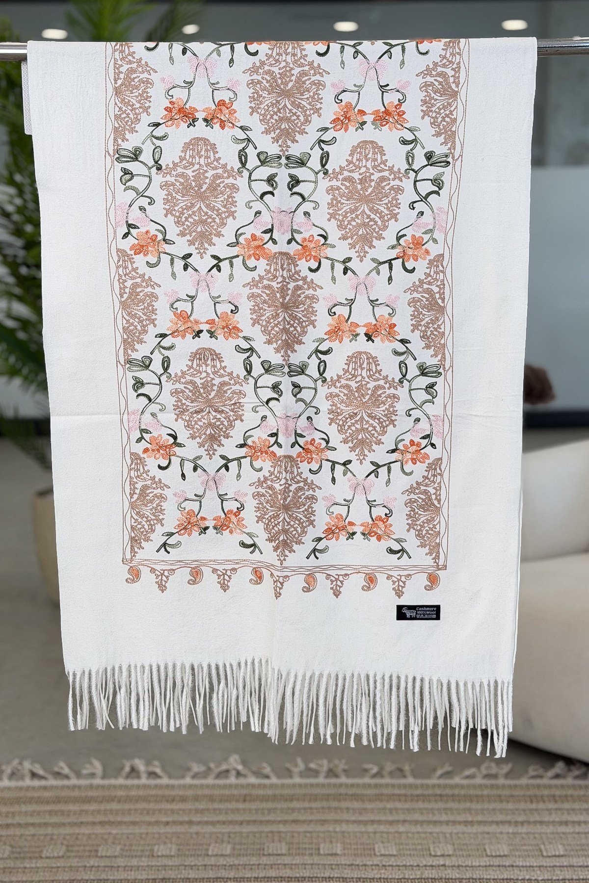 Motif Nakış İşlemeli Kaşmir Şal Beyaz RenkŞAL & FULAR
