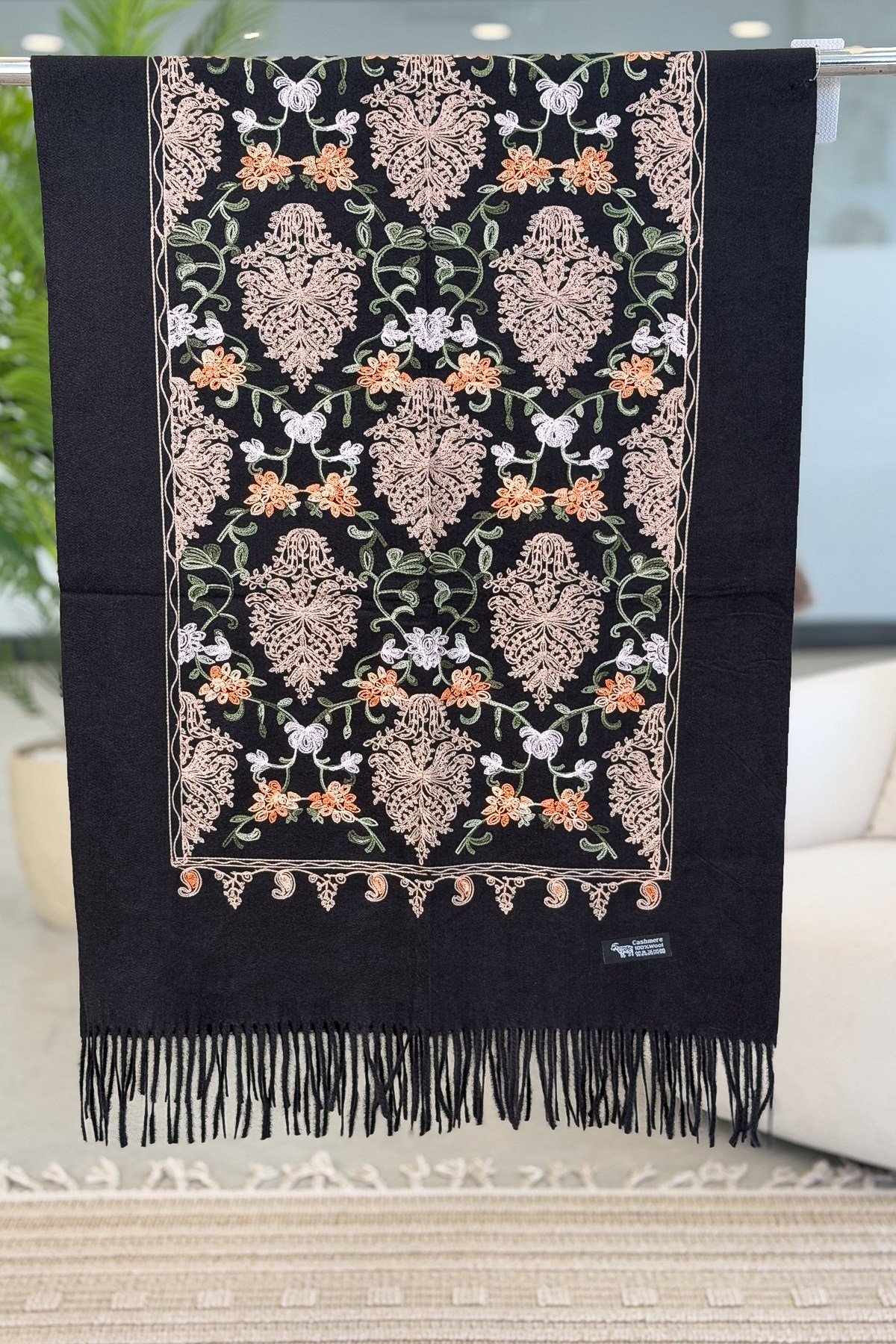Motif Nakış İşlemeli Kaşmir Şal Siyah RenkŞAL & FULAR