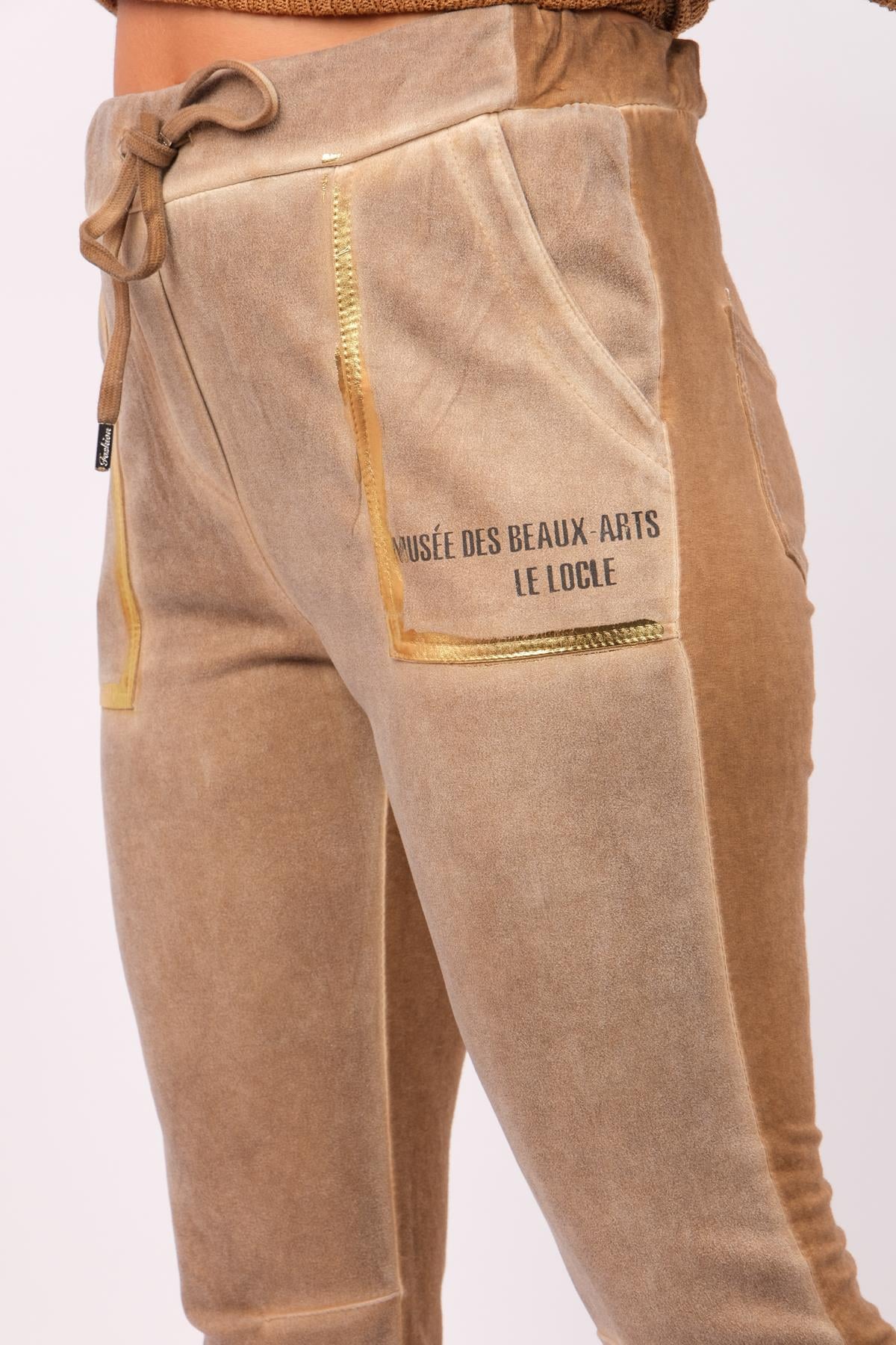 Önü Güderi Arkası Pamuklu Gold Baskılı Eşorfman Camel RenkPANTOLON